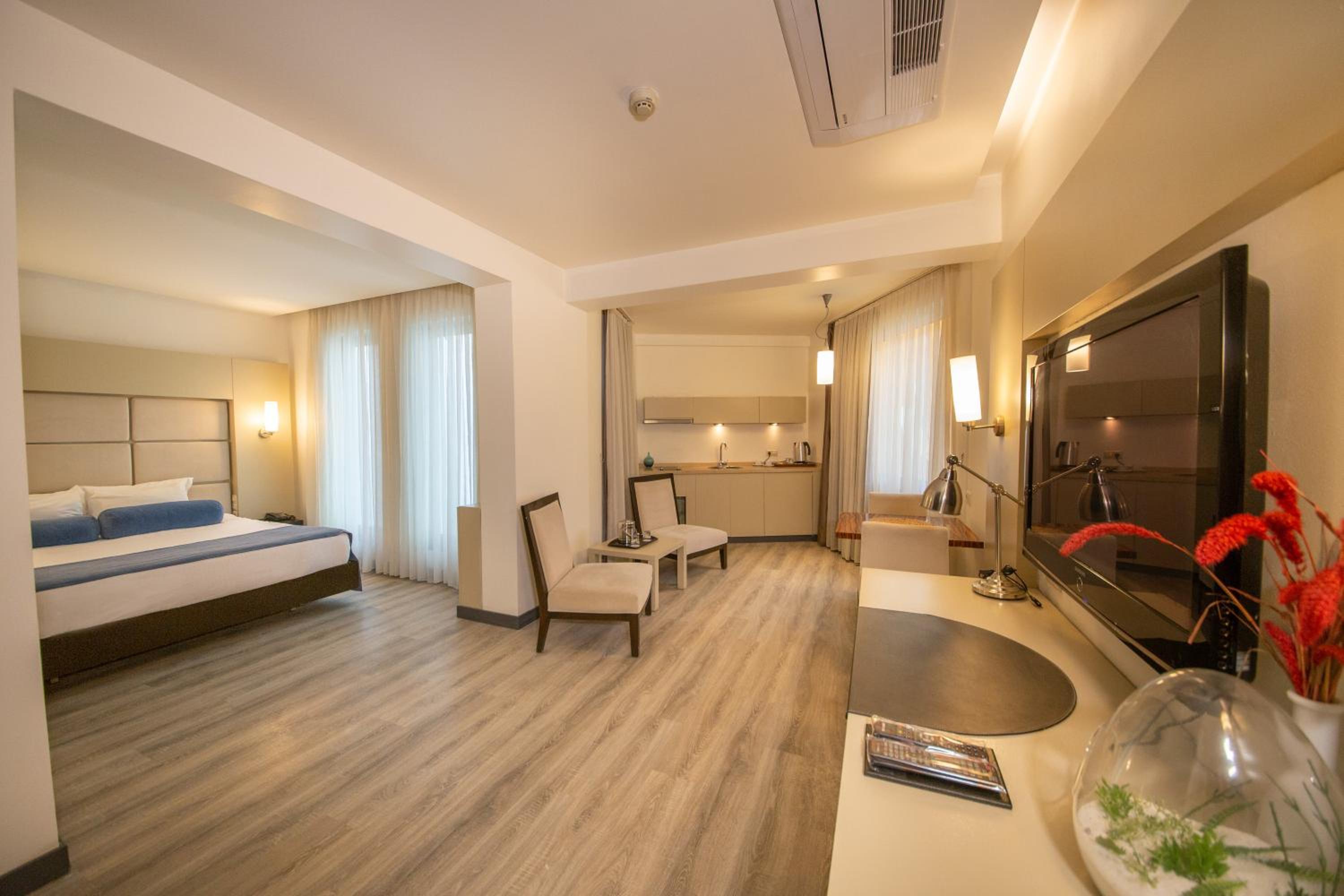 MY Hotel - Image 72