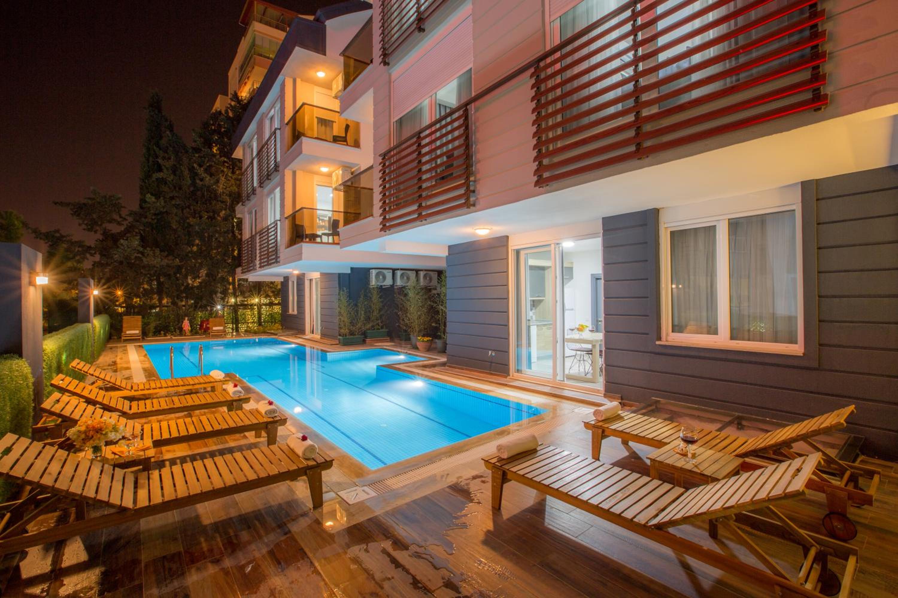 Elanis Suites - Image 16