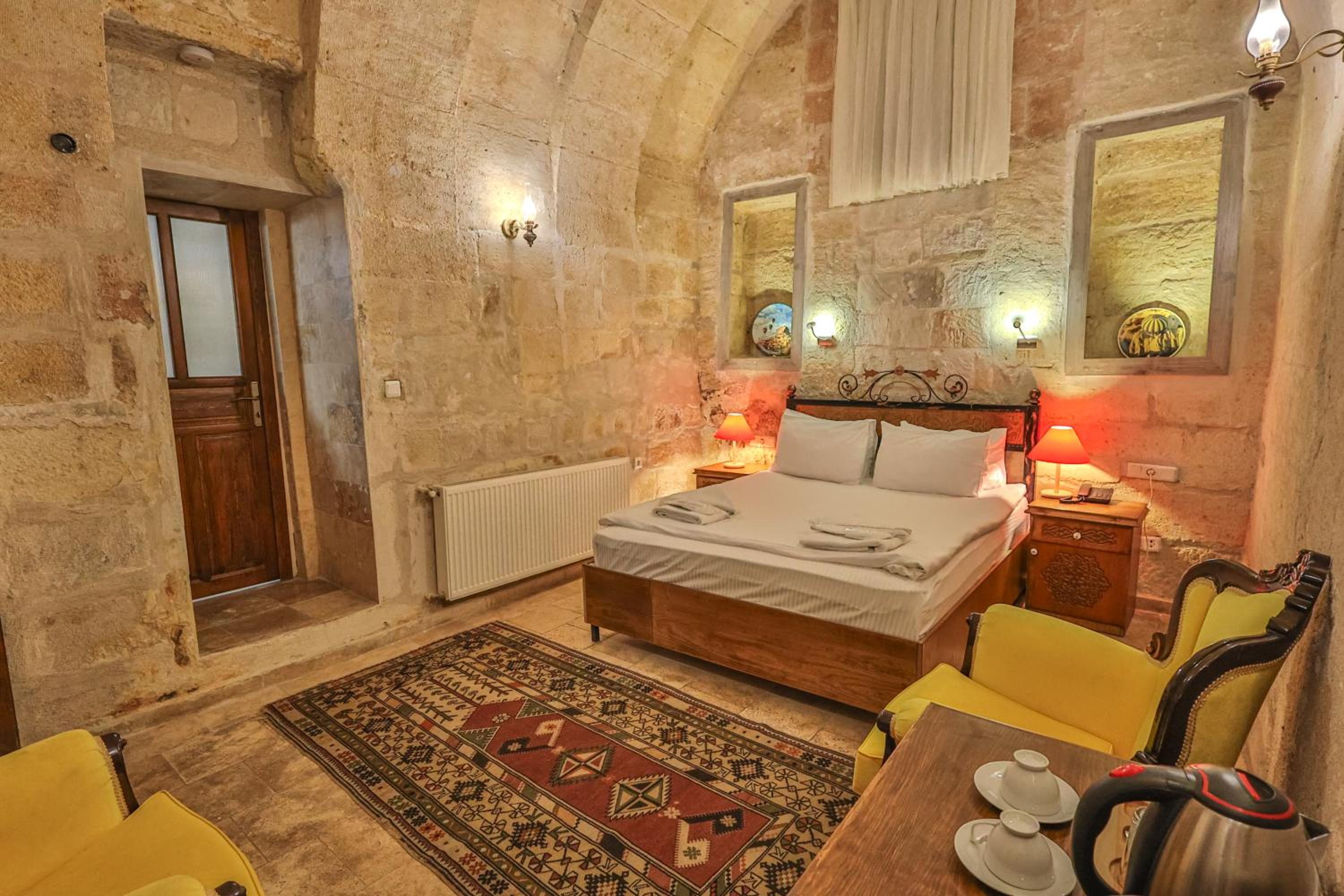 Bedrock Cave Hotel - Image 104