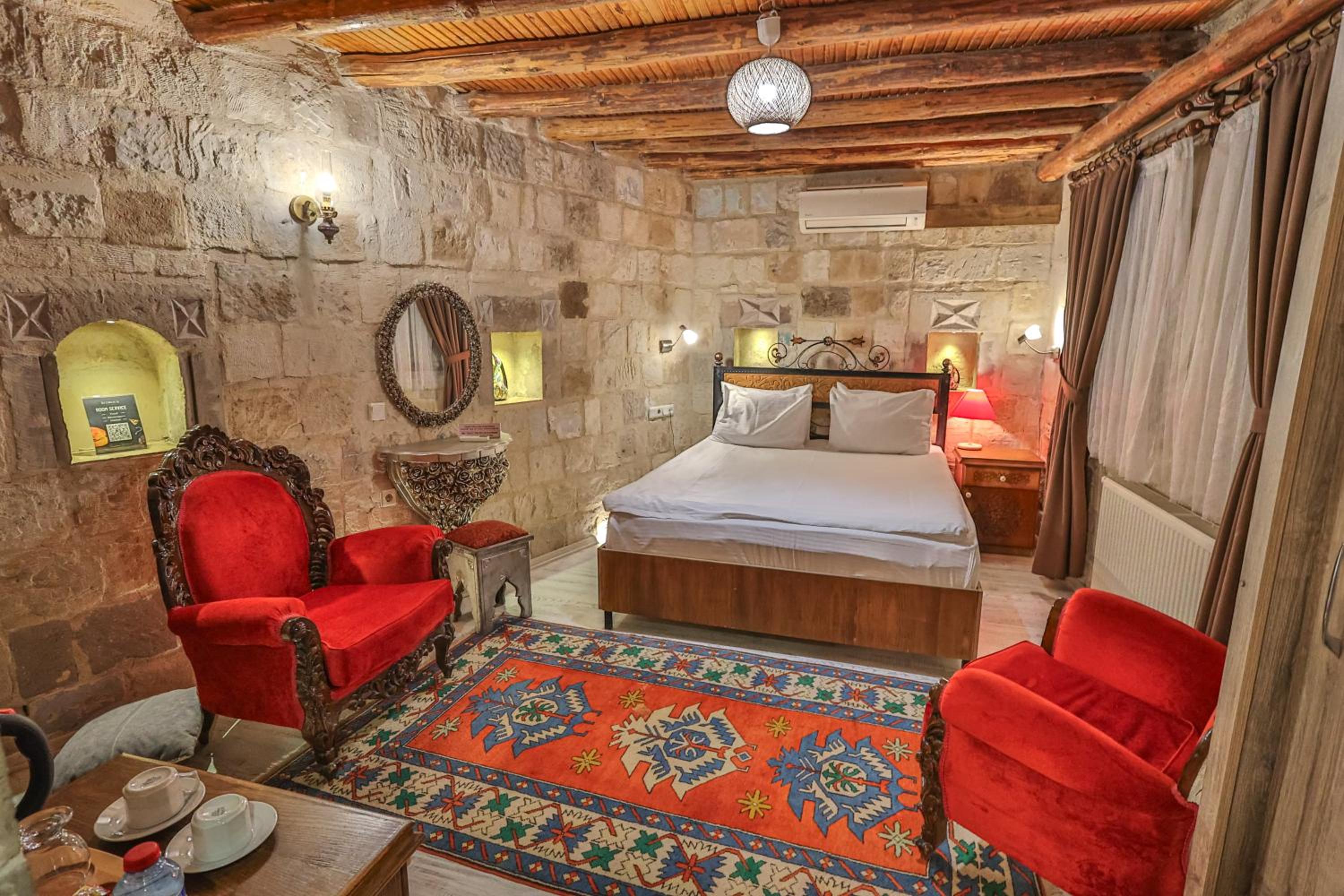 Bedrock Cave Hotel - Image 124