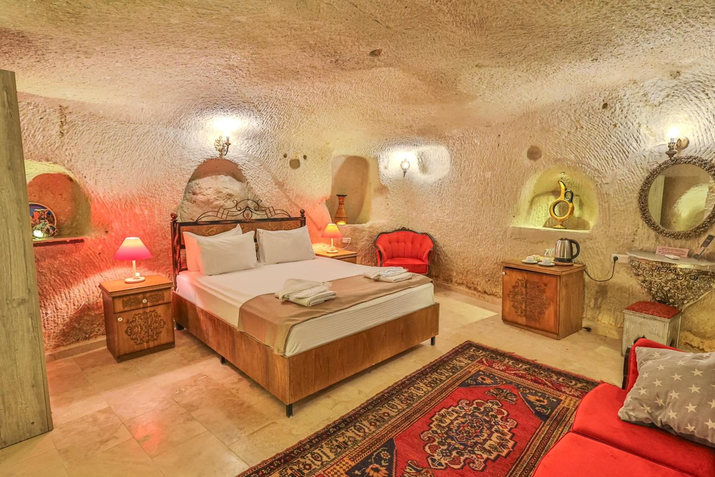 Bedrock Cave Hotel - Image 151