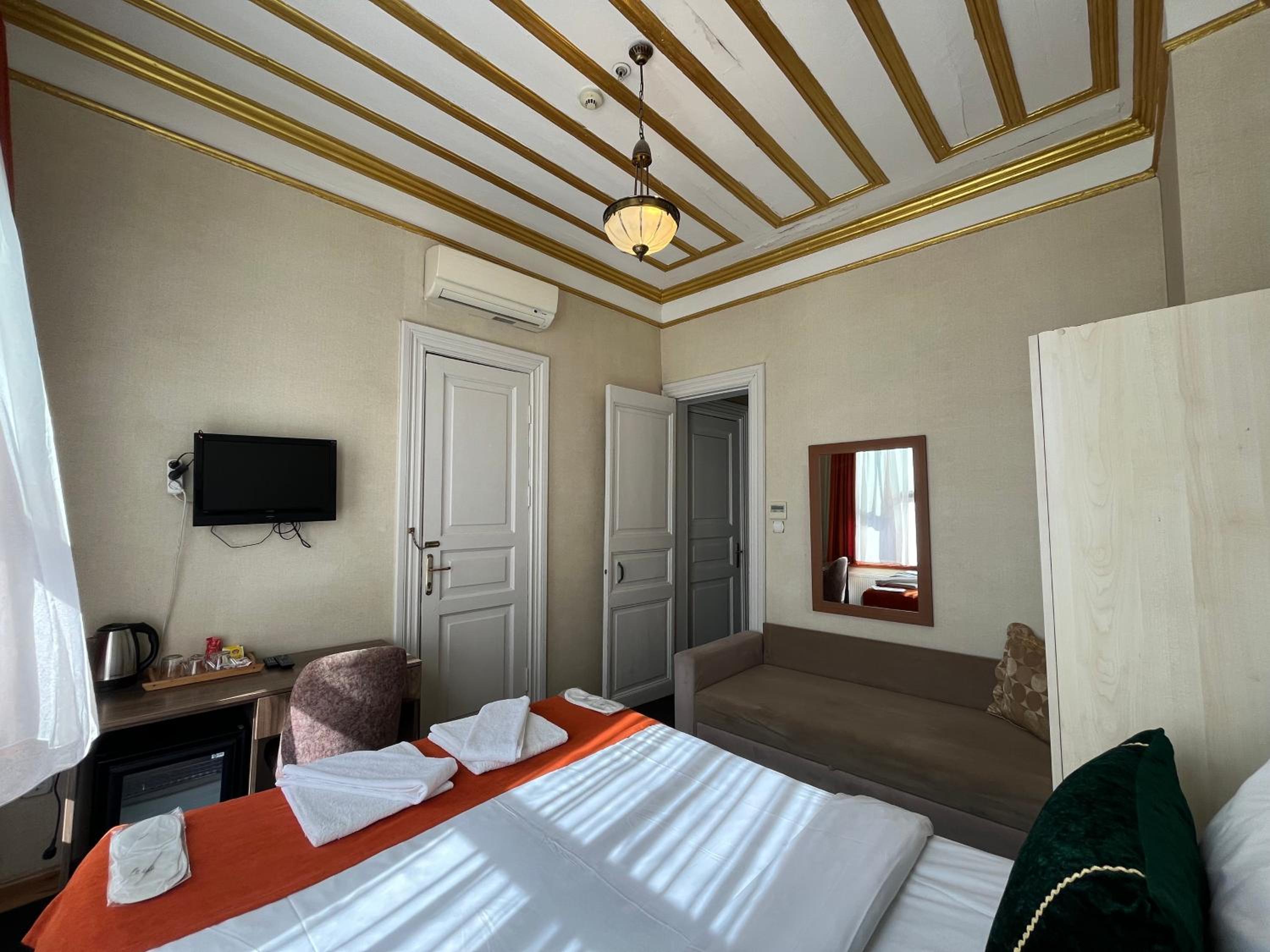 Le Safran Suite Hotel - Image 80