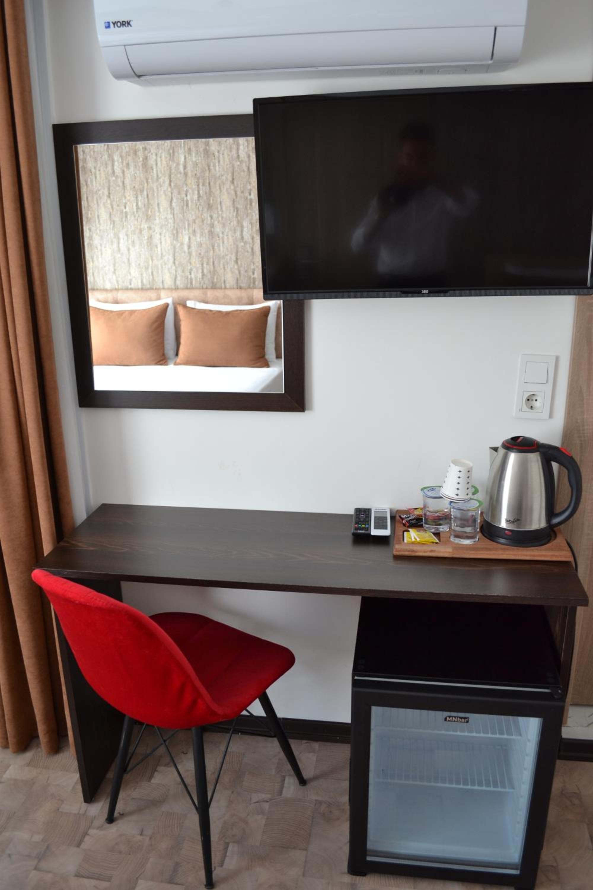 HOTEL GLOBAL 2022 becomes GLOBAL OTEL 2022. - Image 100