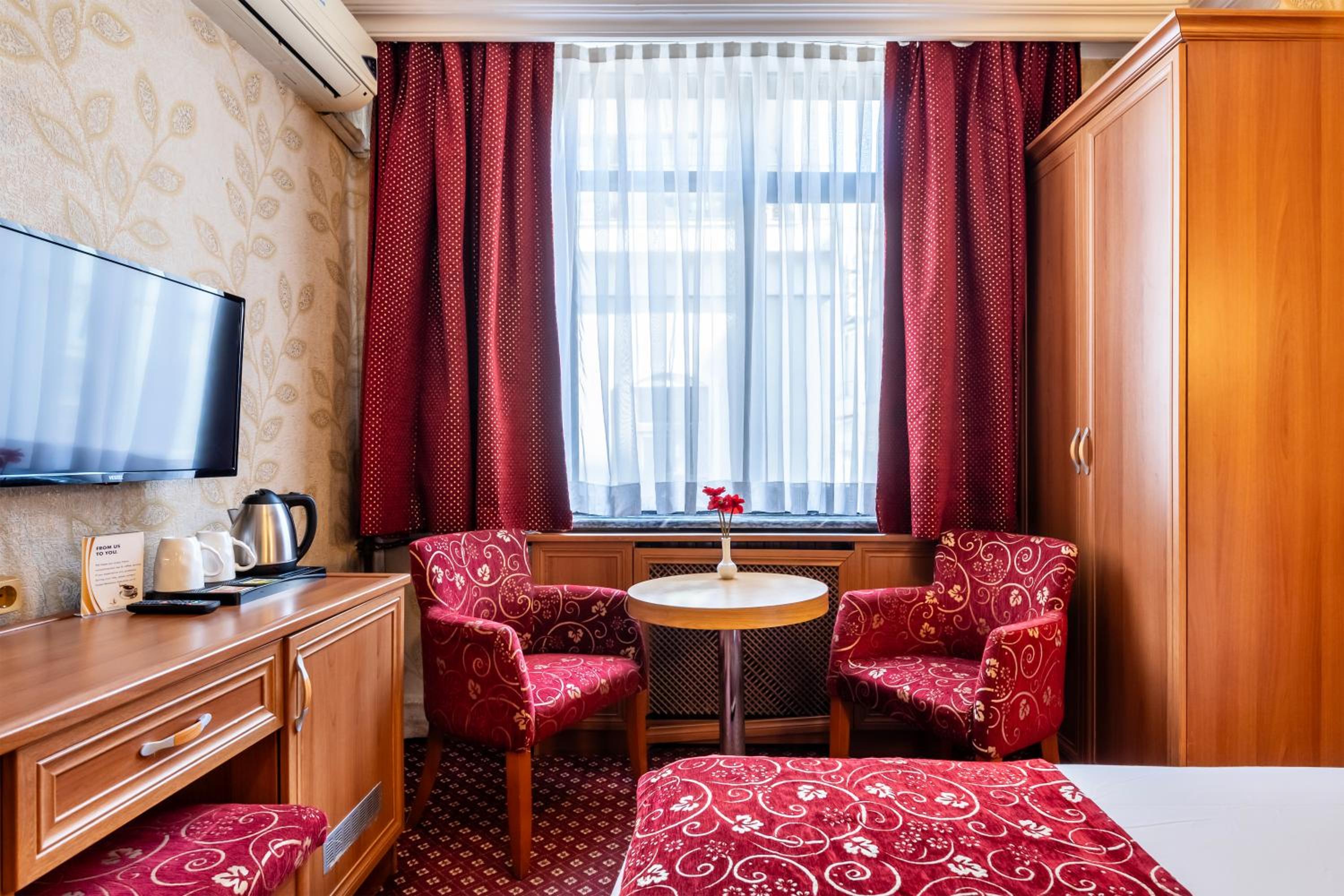 Hotel Bristol - Image 39