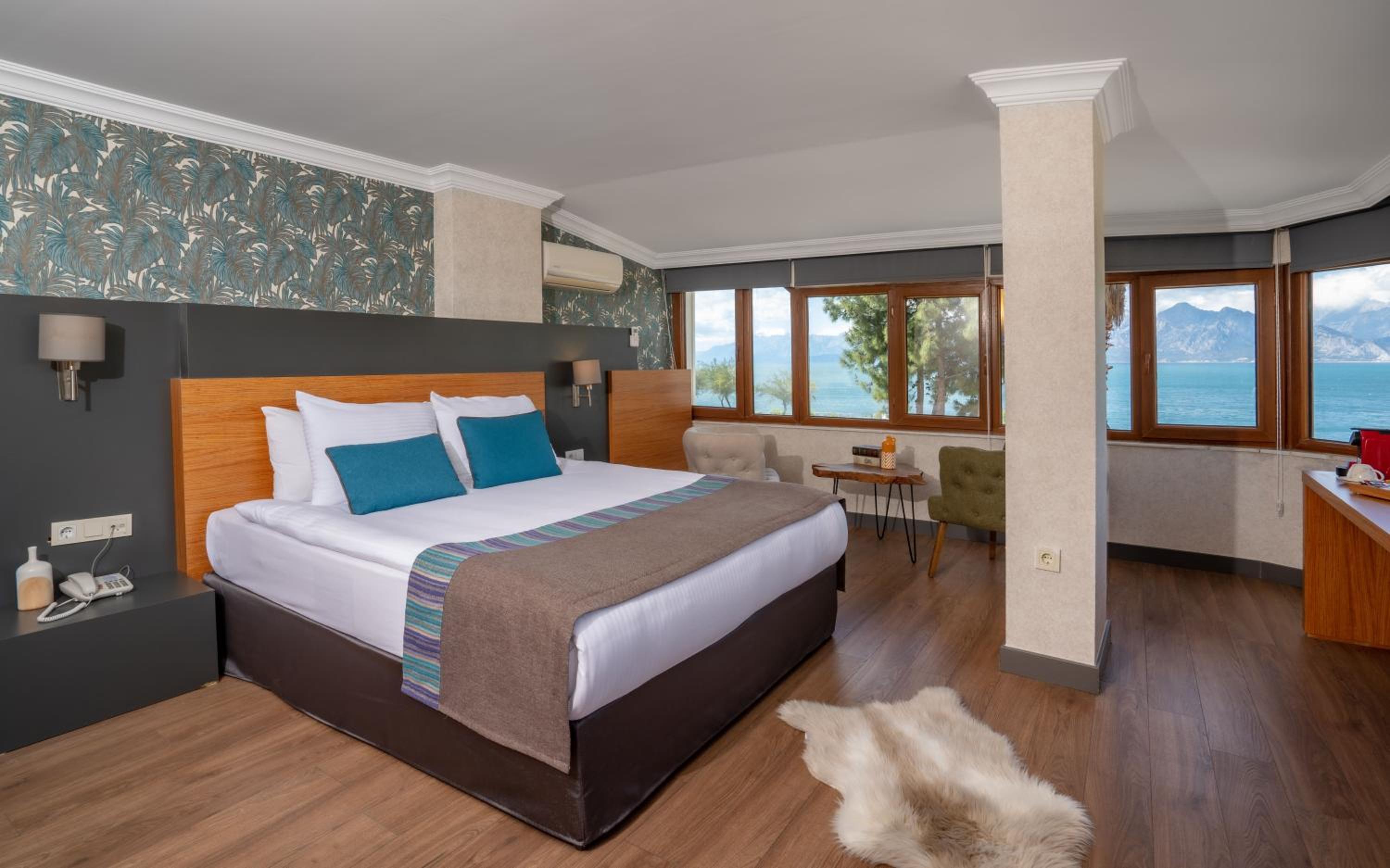 Qinn Otel - Image 30