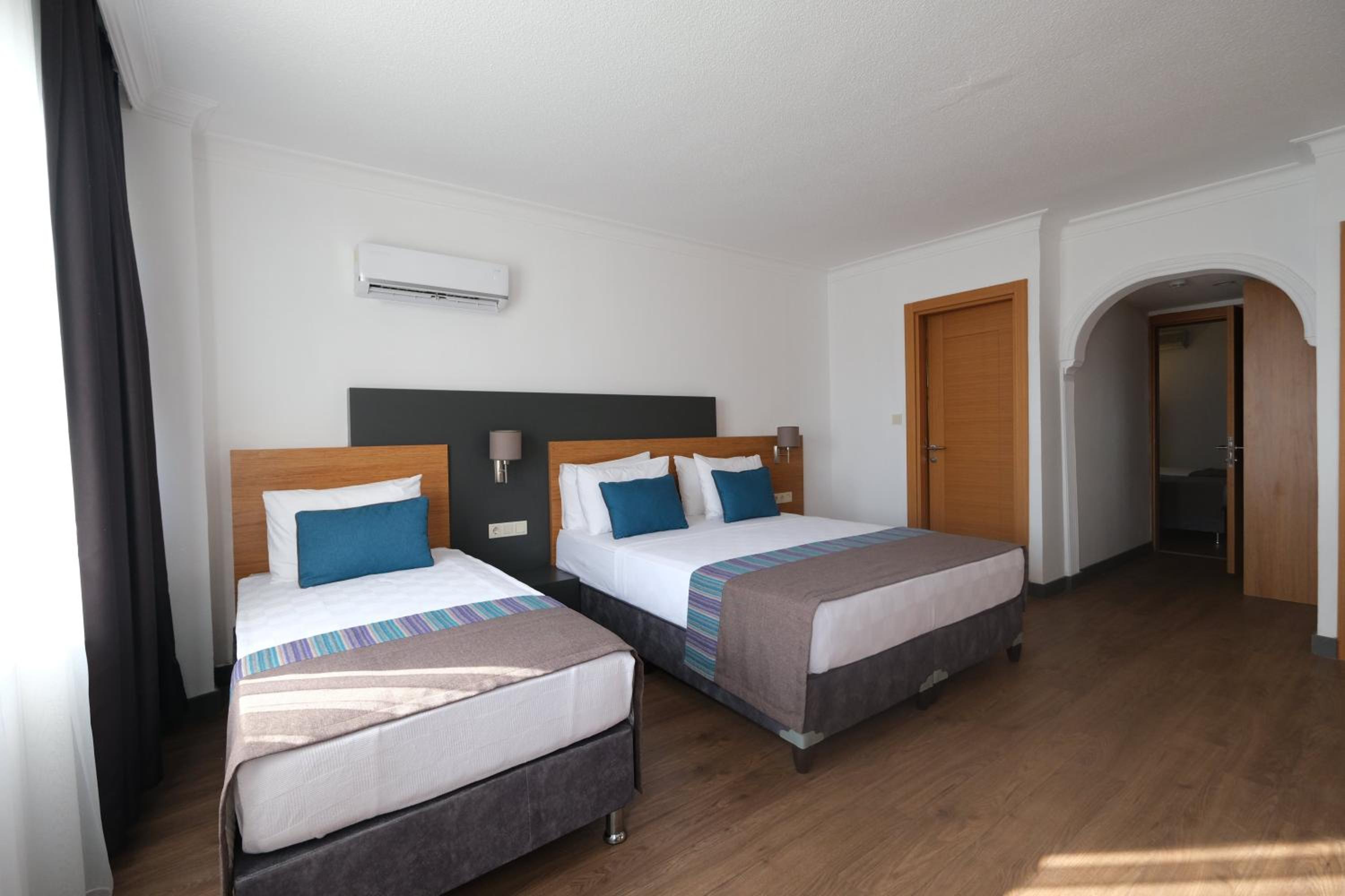 Qinn Otel - Image 45