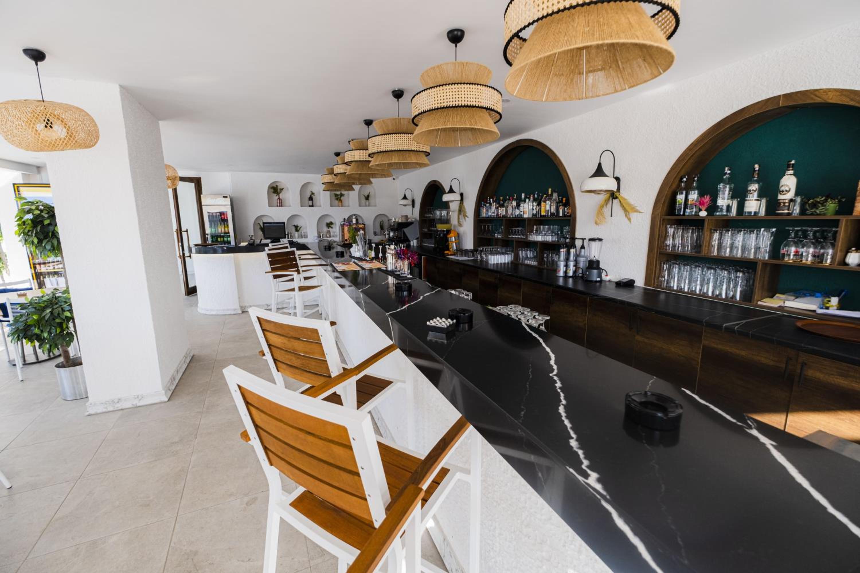 Qinn Otel - Image 65