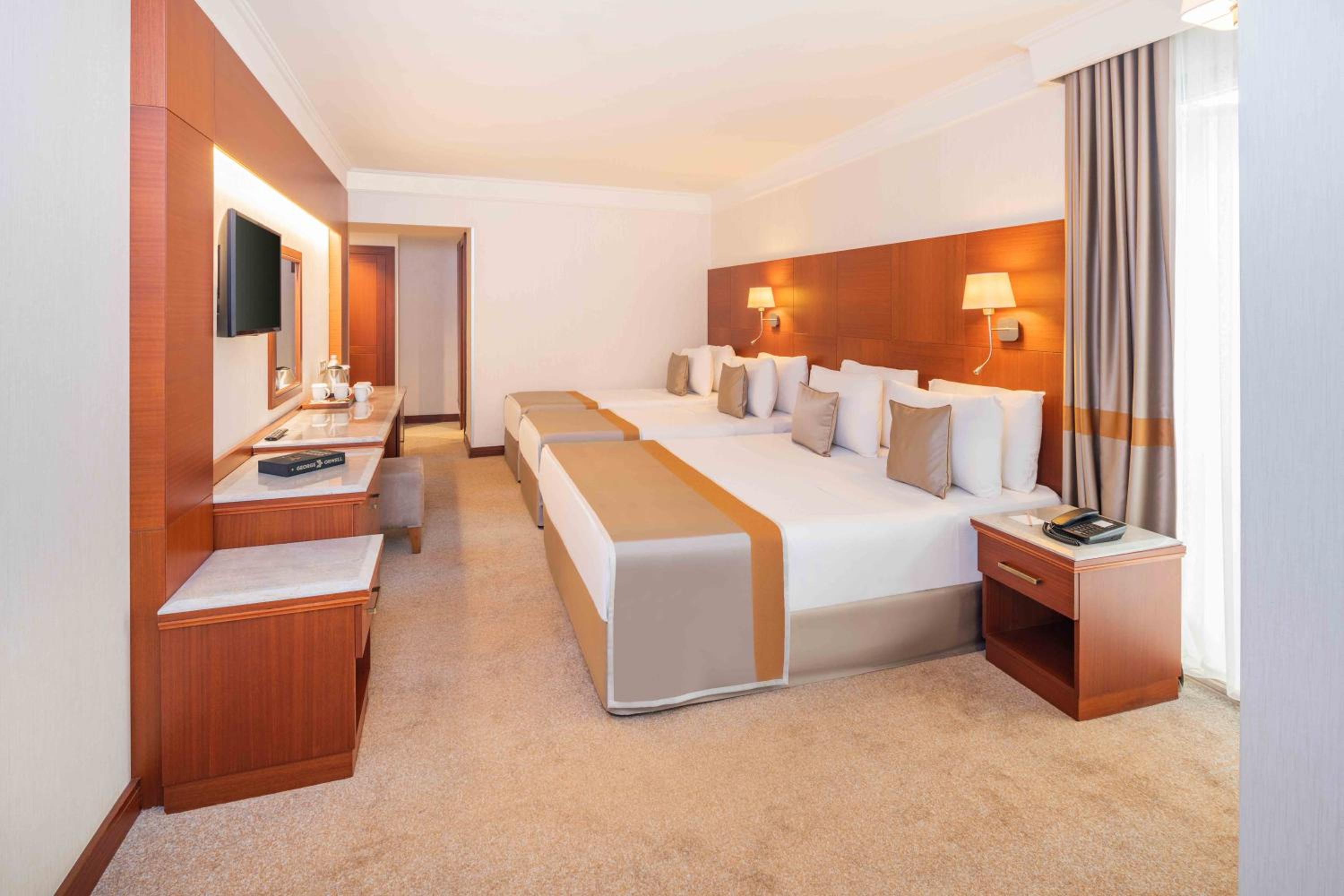 Vicenza Hotel - Image 49
