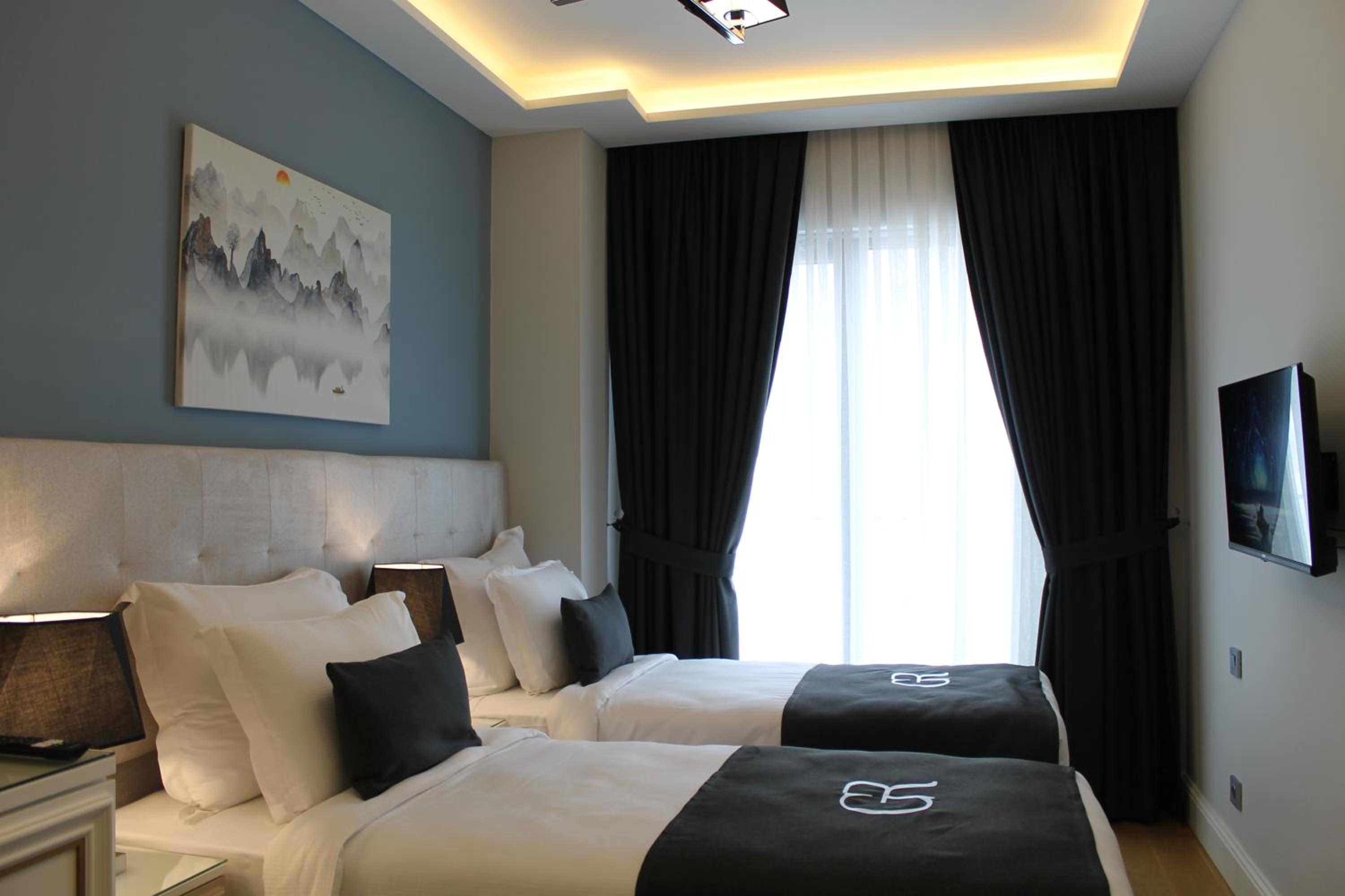 Garlon Residence - Image 235