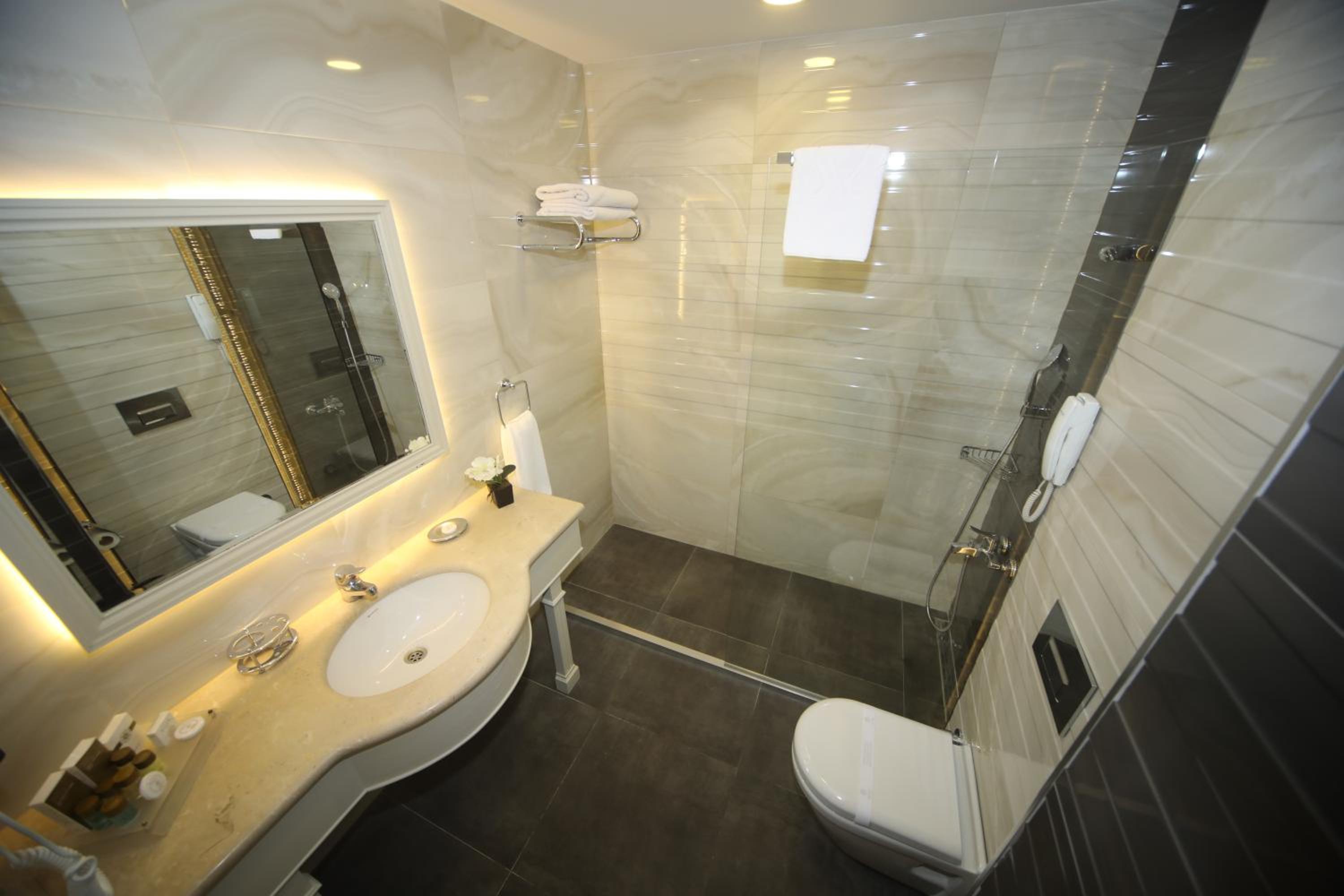 Bilek Istanbul Hotel - Image 50