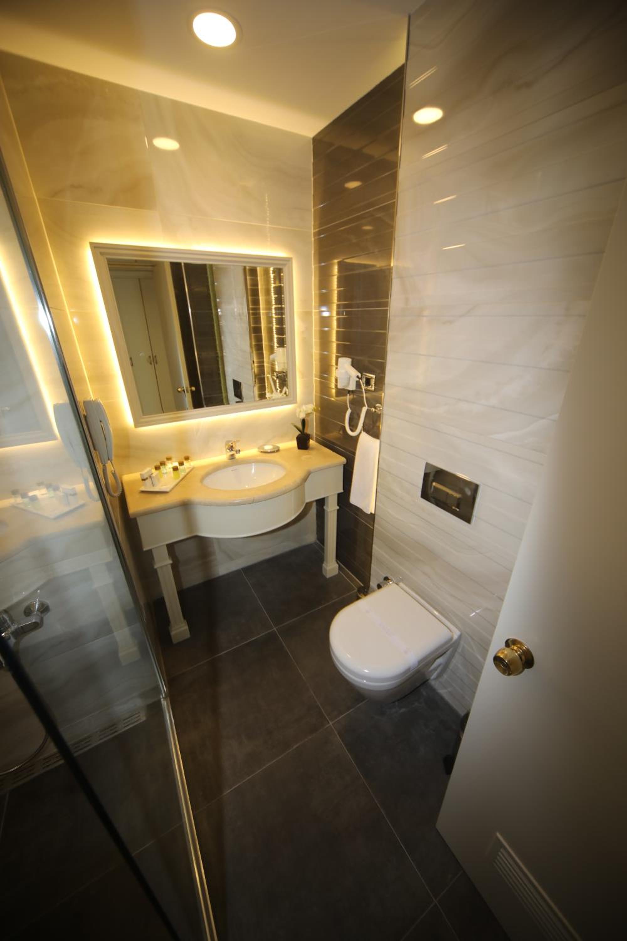 Bilek Istanbul Hotel - Image 58