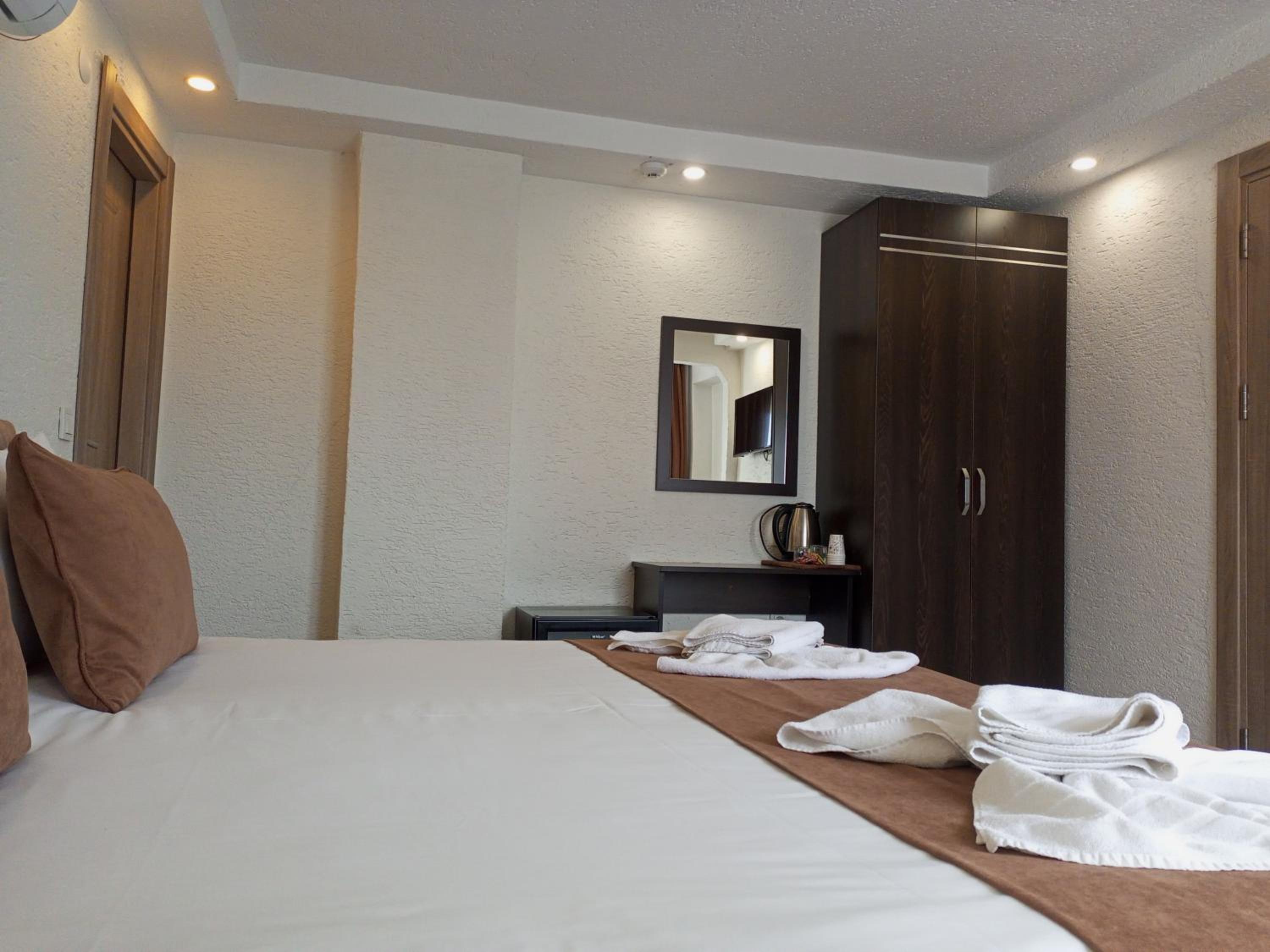 HOTEL GLOBAL 2022 becomes GLOBAL OTEL 2022. - Image 89