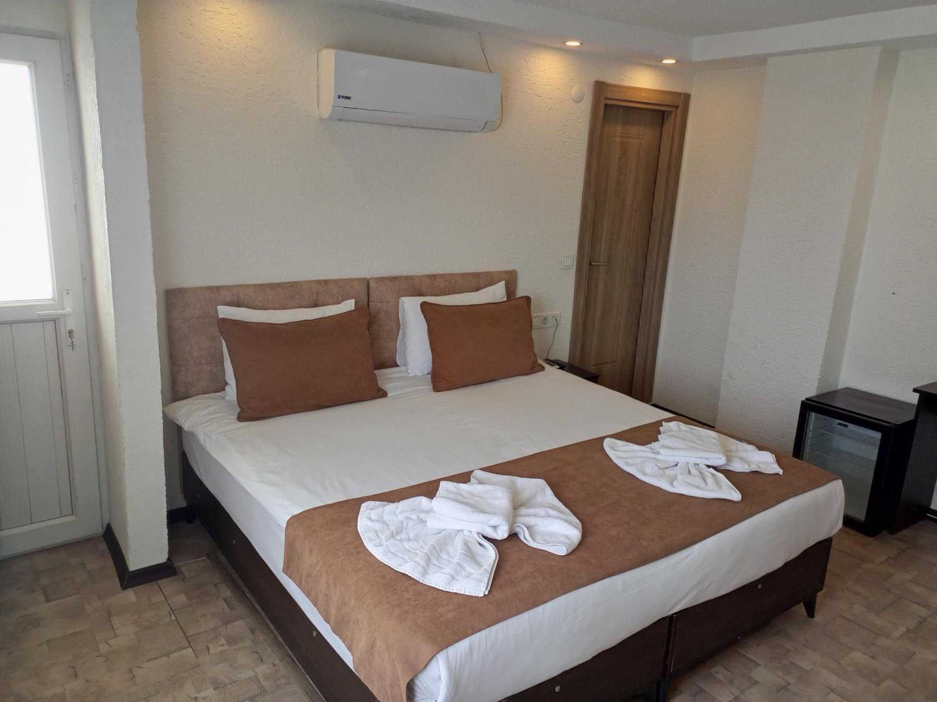 HOTEL GLOBAL 2022 becomes GLOBAL OTEL 2022. - Image 90