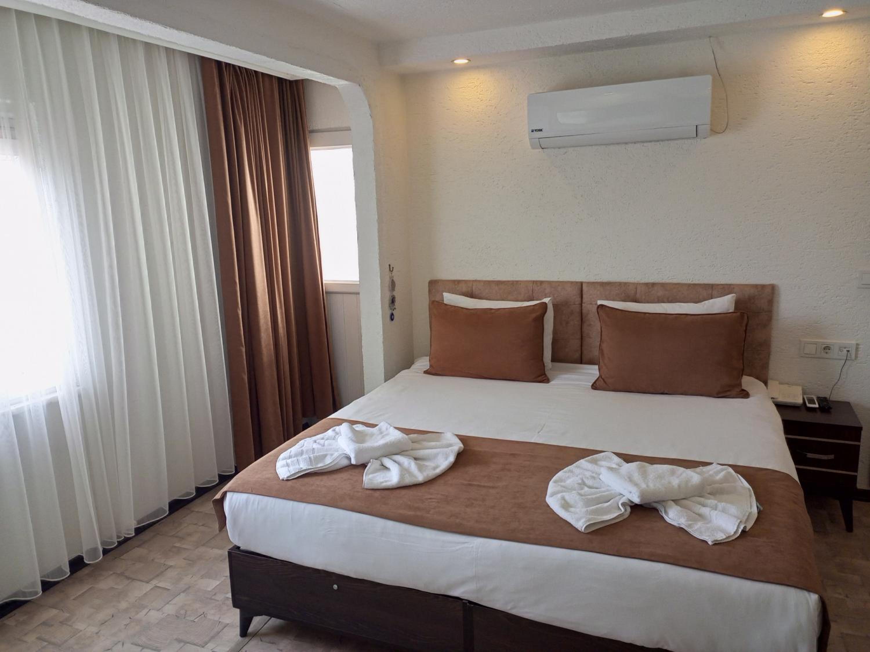 HOTEL GLOBAL 2022 becomes GLOBAL OTEL 2022. - Image 91