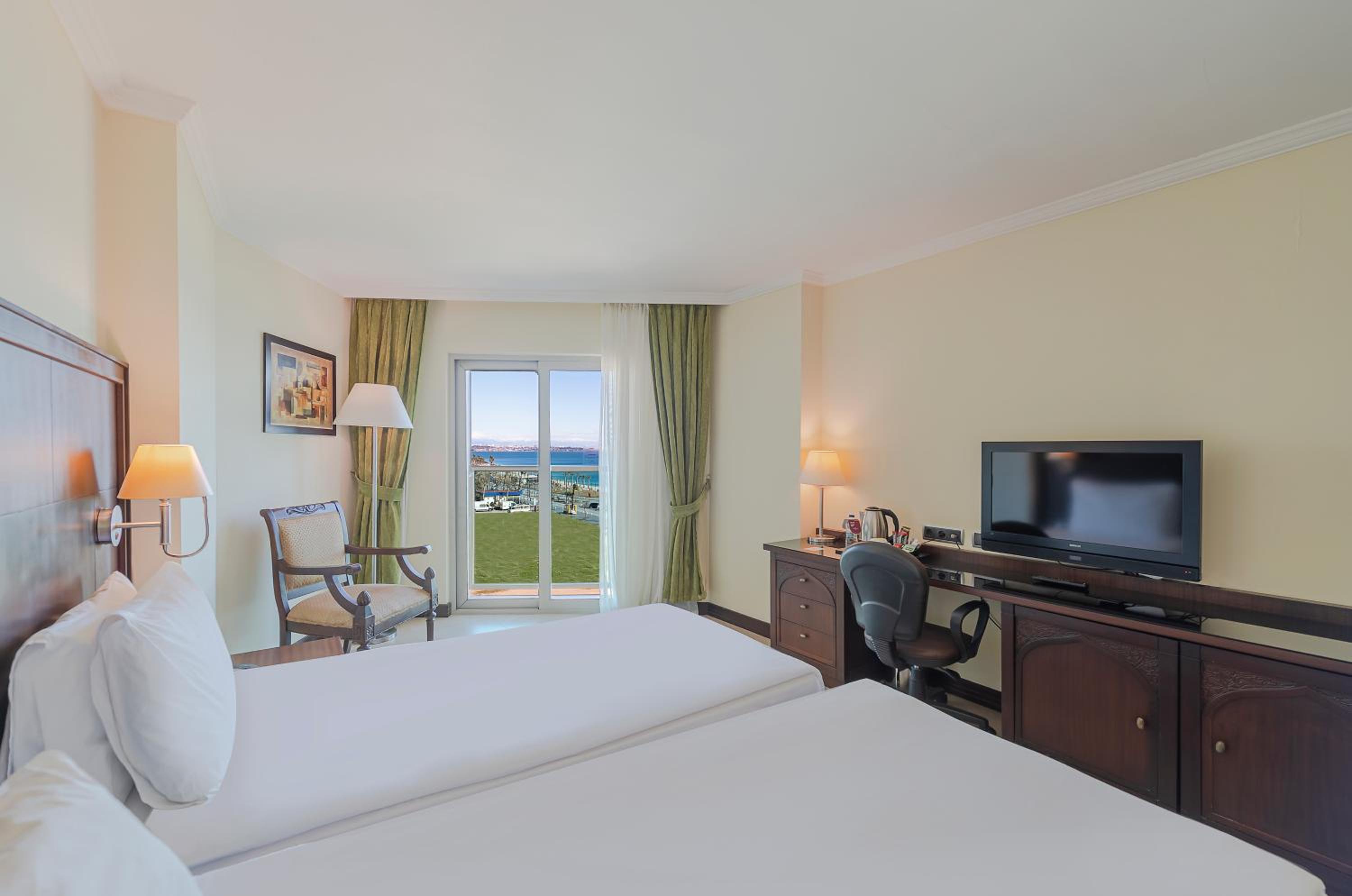 Crowne Plaza Antalya, an IHG Hotel - Image 14