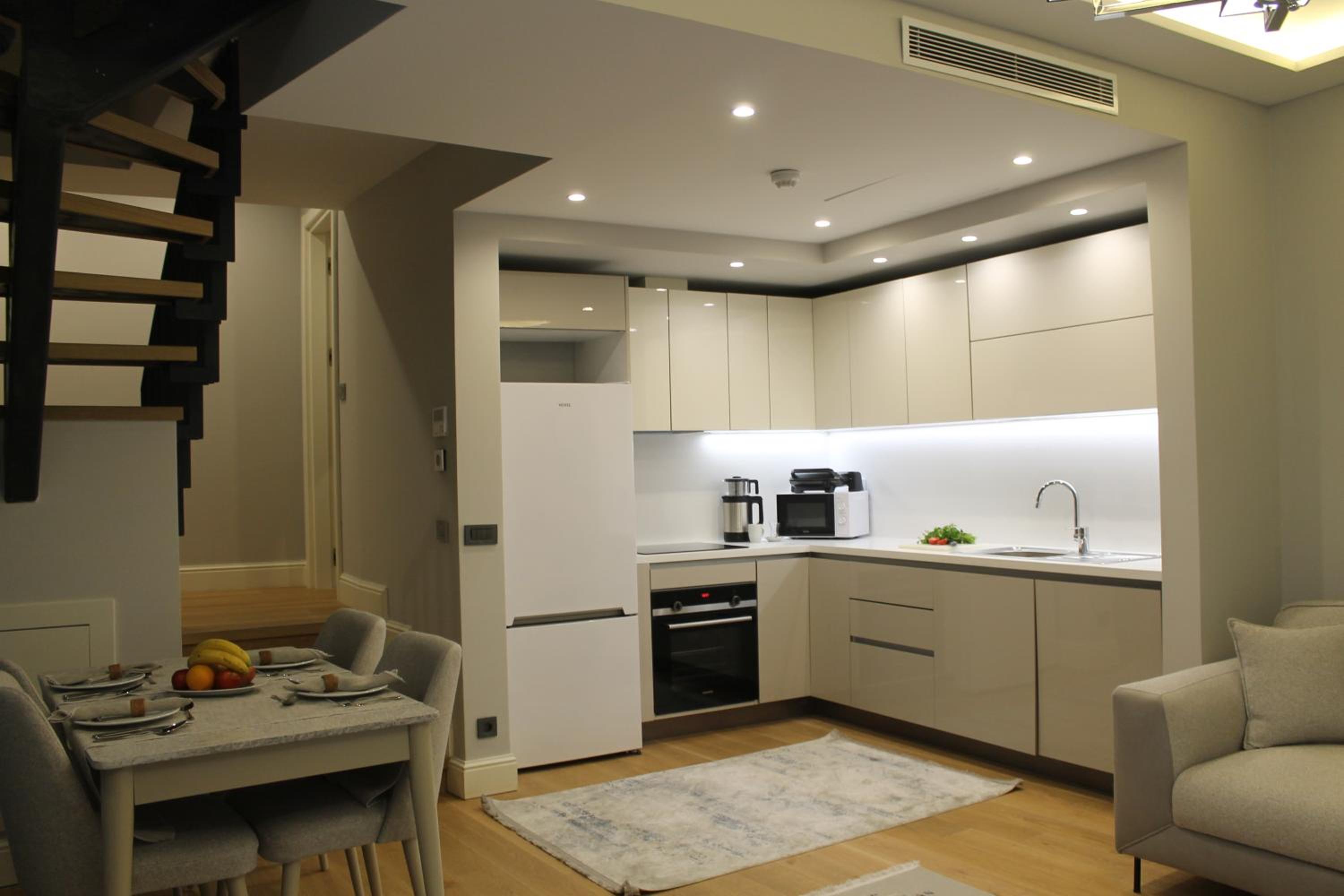 Garlon Residence - Image 280