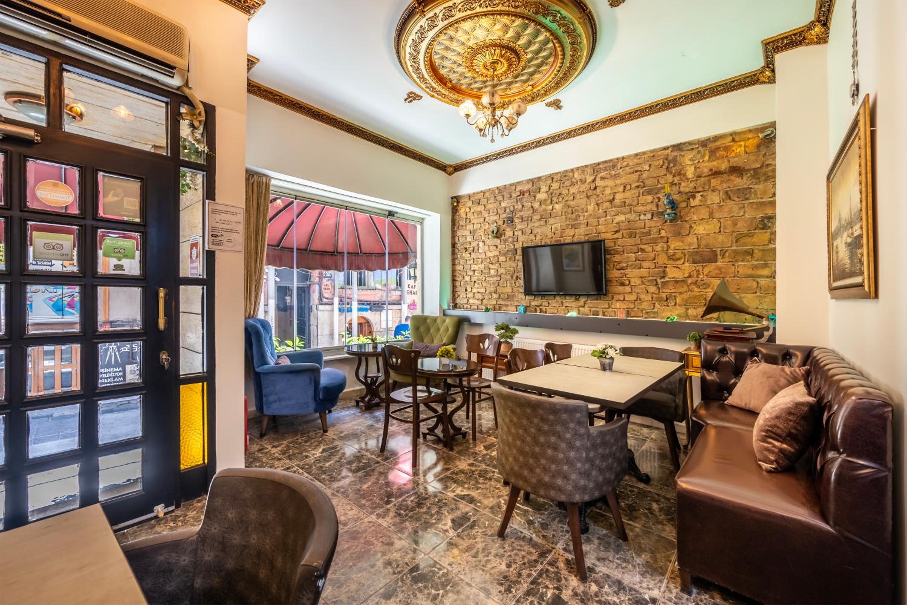 Taksim Trust Otel & Süitler - Image 41