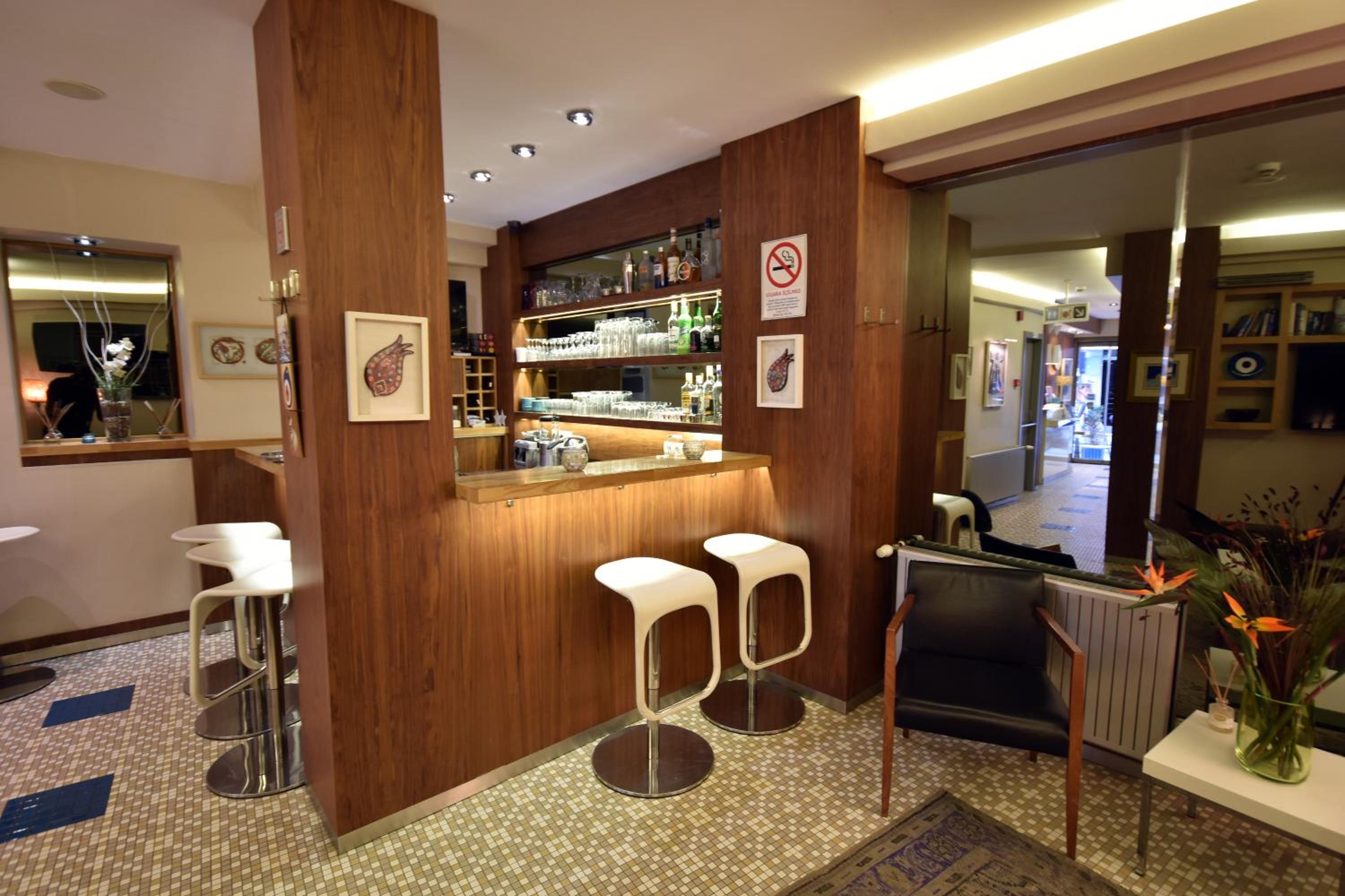 Elanaz Hotel - Image 7