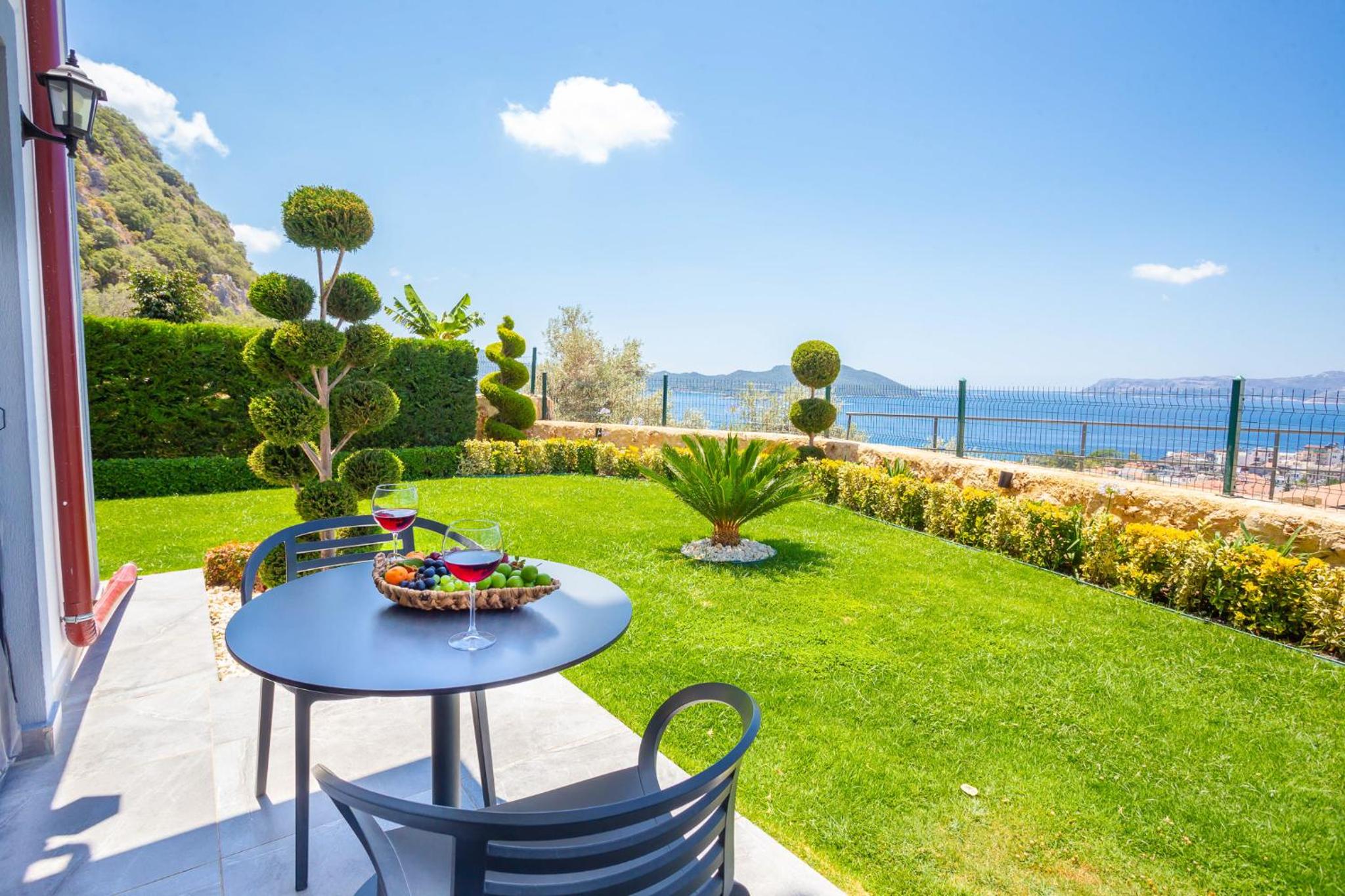 Lobelya Suites - Image 44