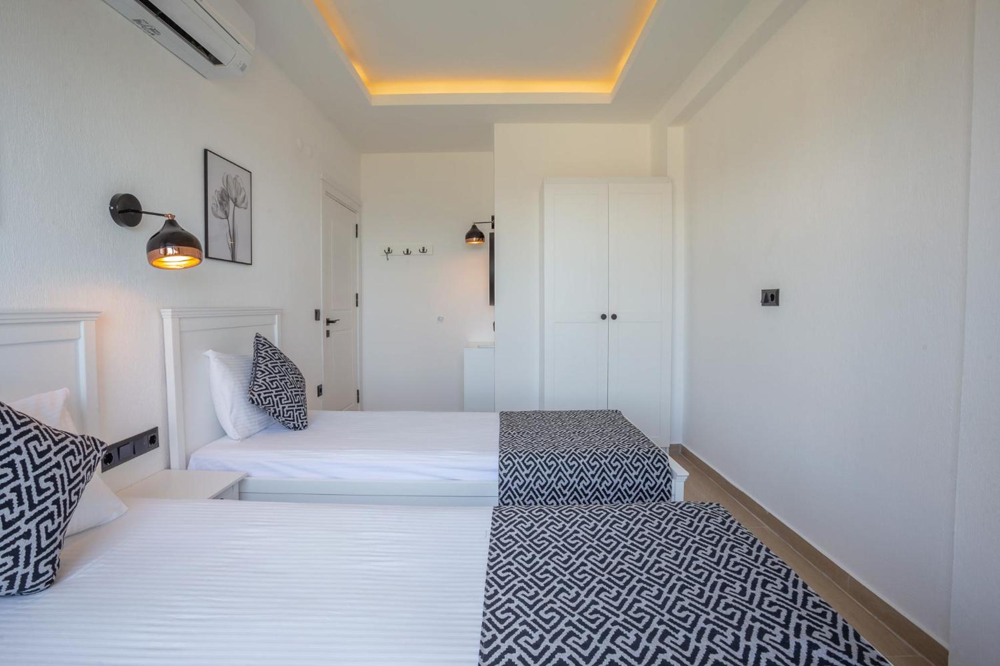 Lobelya Suites - Image 56