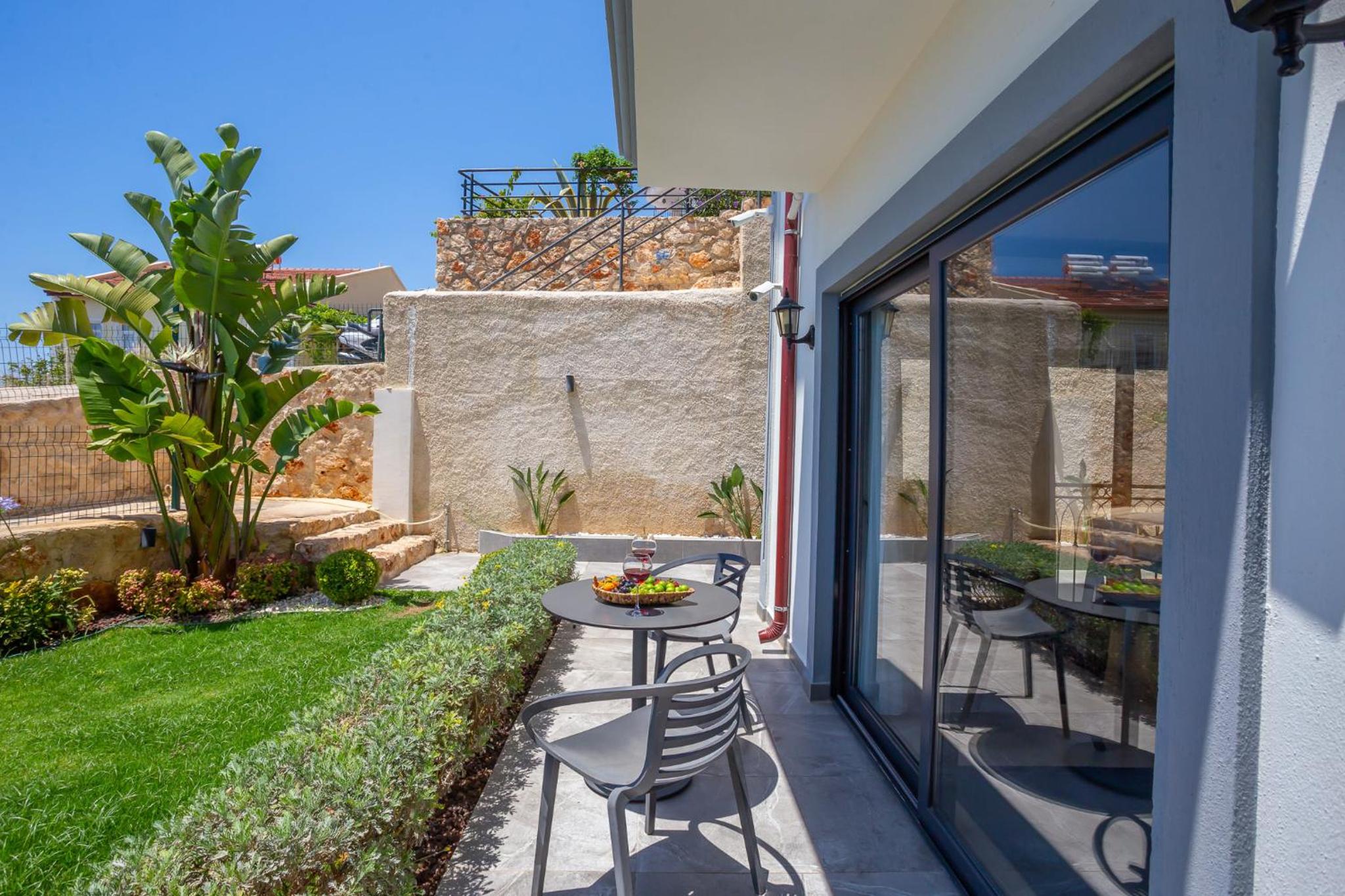 Lobelya Suites - Image 52