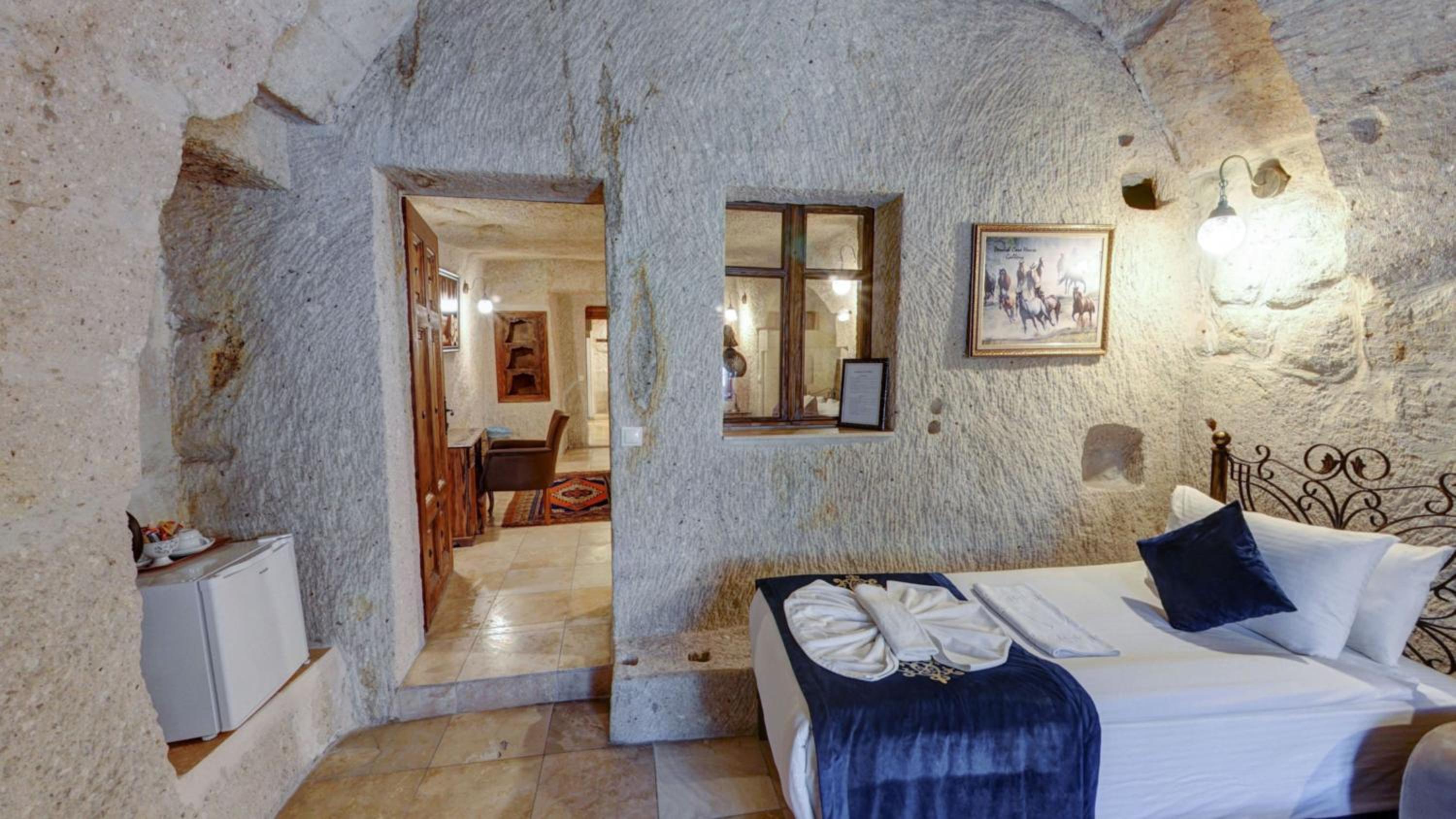 Elegance Cave Suites & Restaurant - Image 35