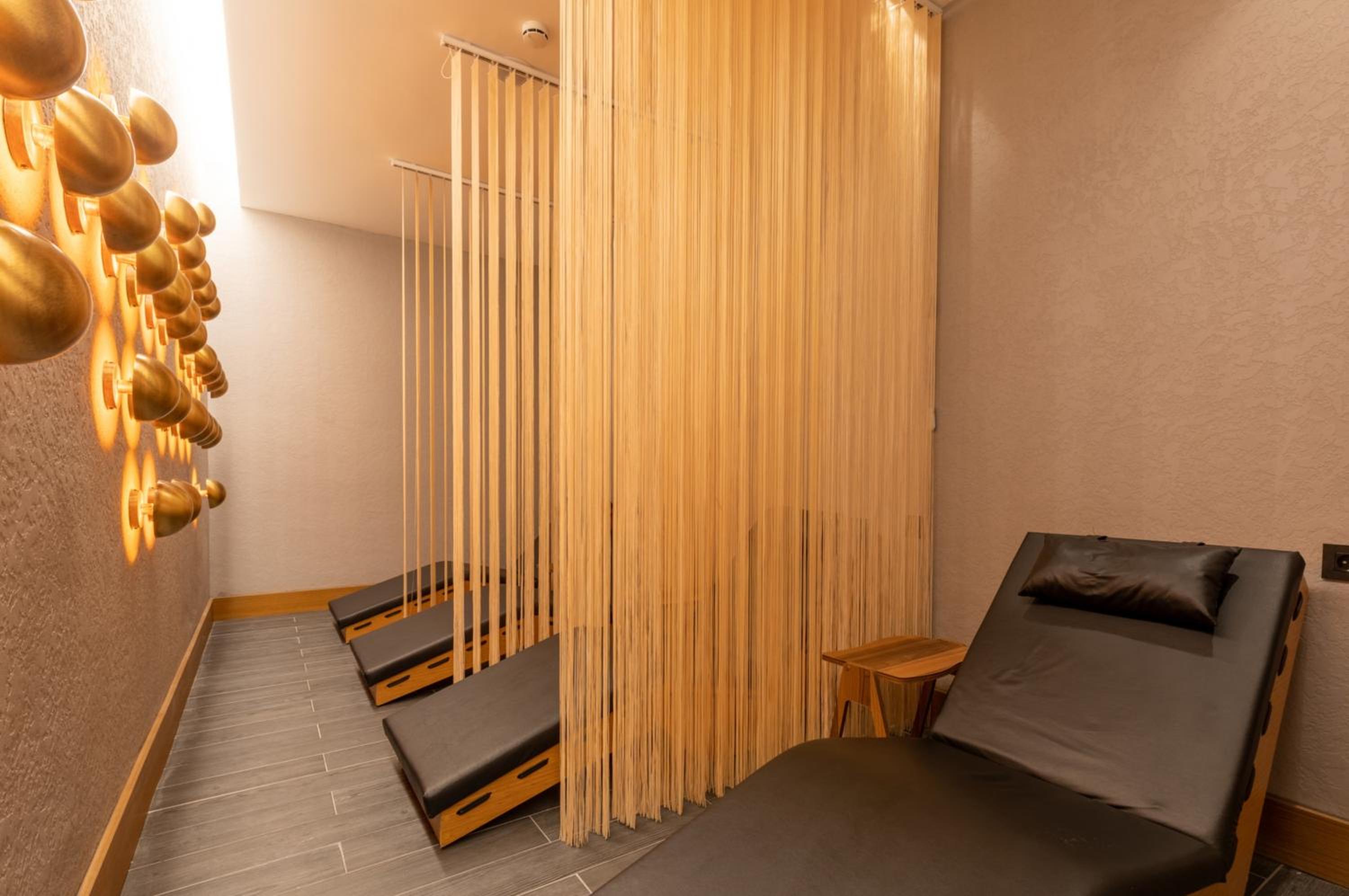 Unique Life Style Hotel - Image 30