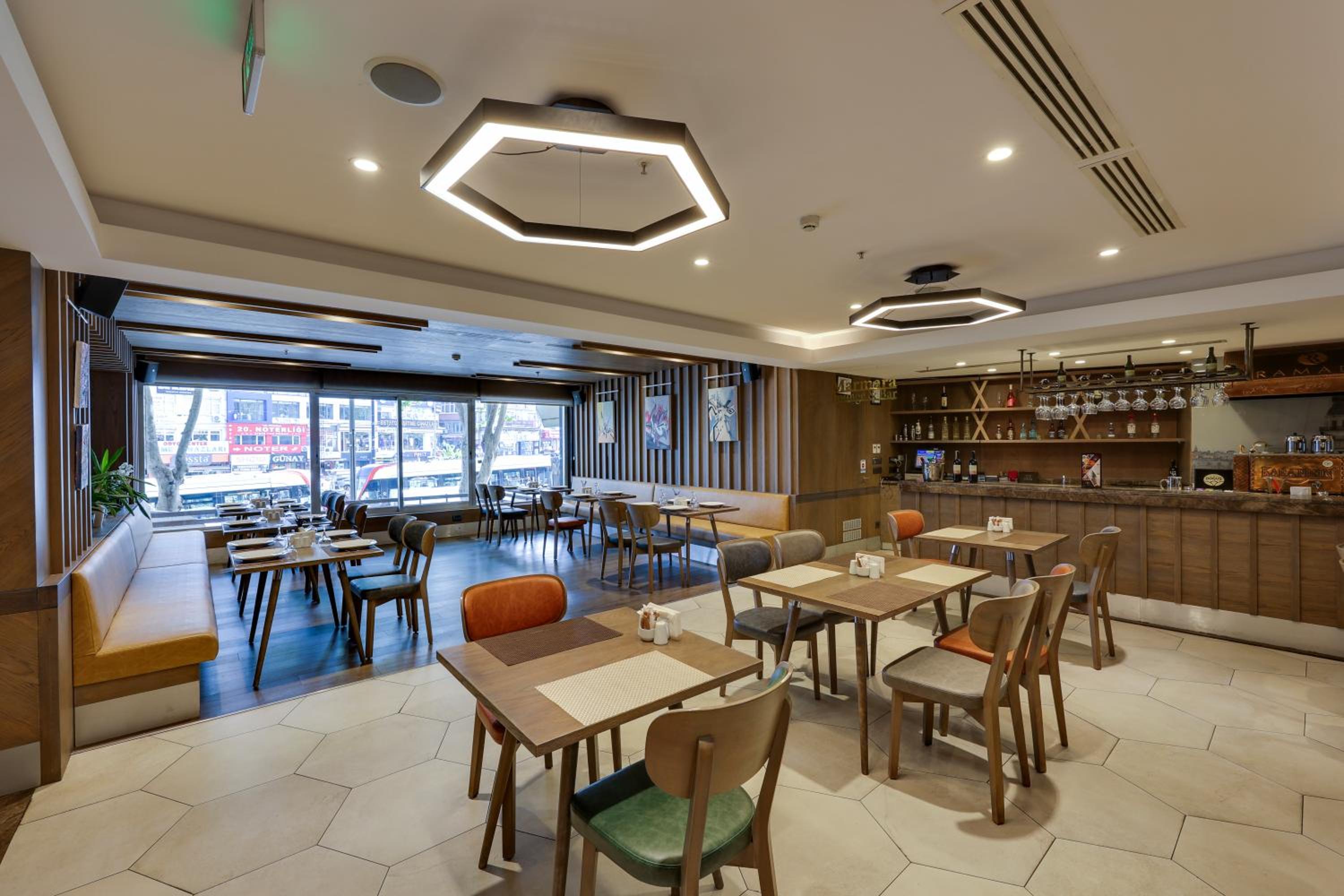 Ramada by Wyndham İstanbul Eski Şehir - Image 52