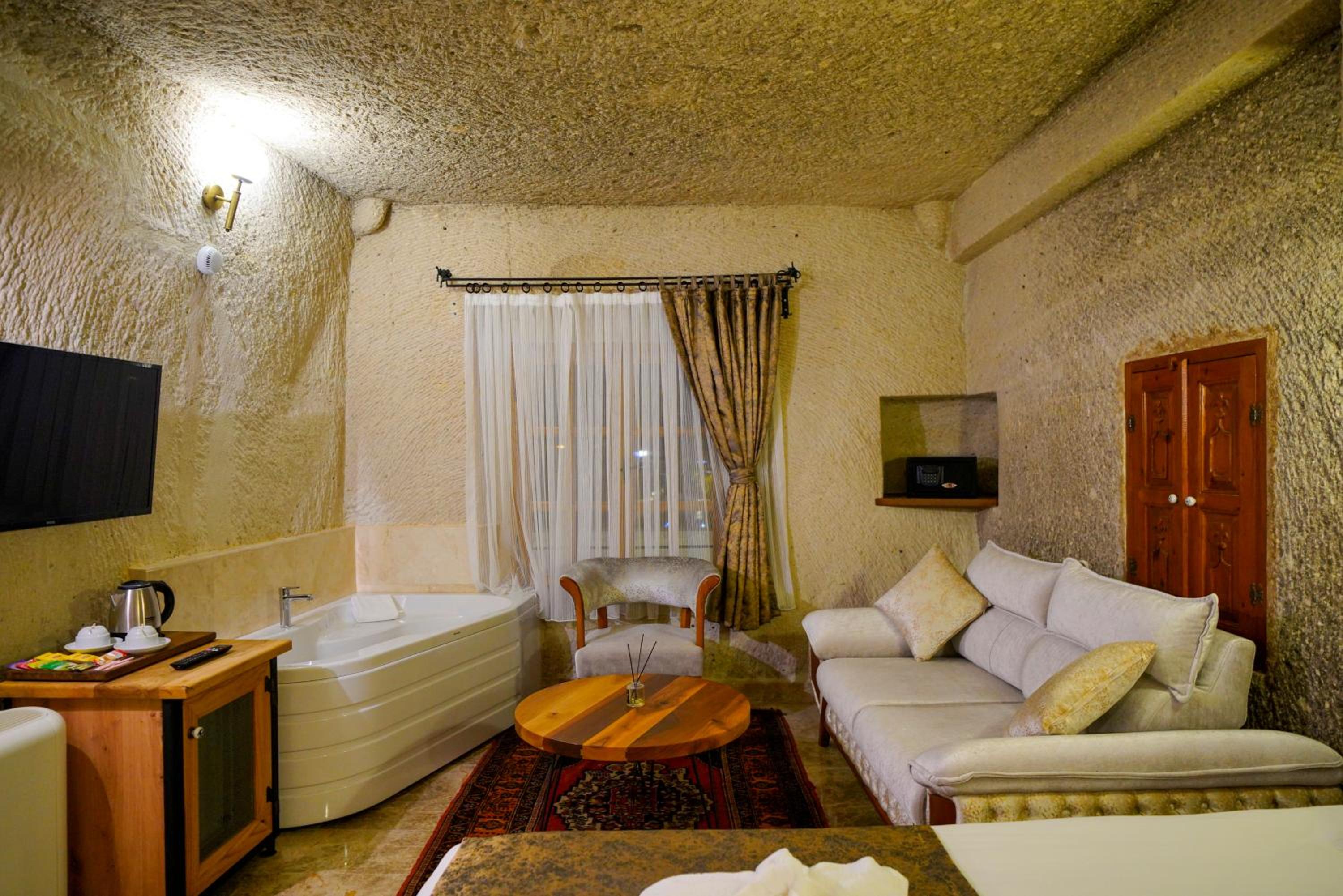 Cave Hotel Saksagan - Image 20