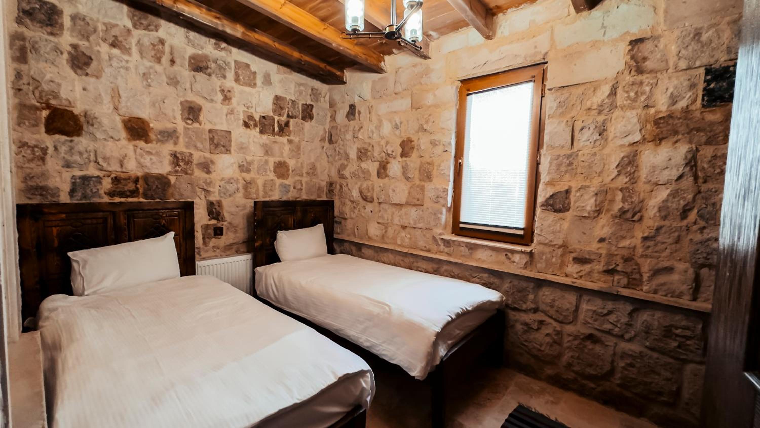 Katapa Stone House - Image 116