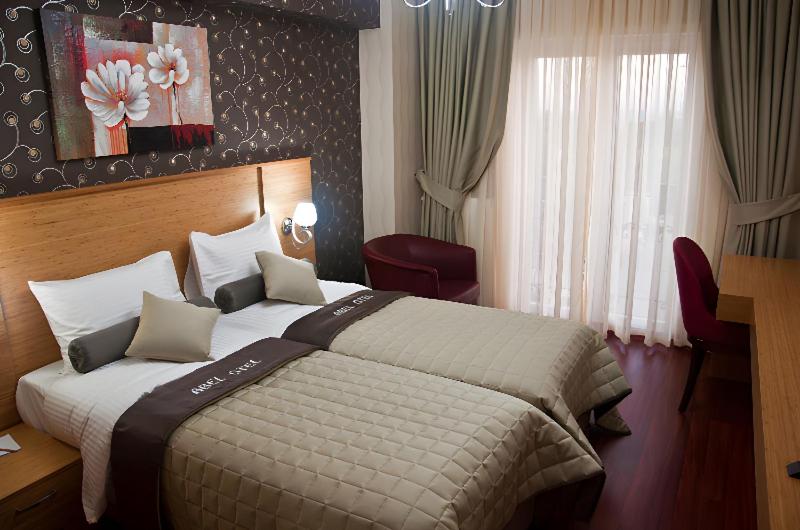 Abel Otel - Image 14