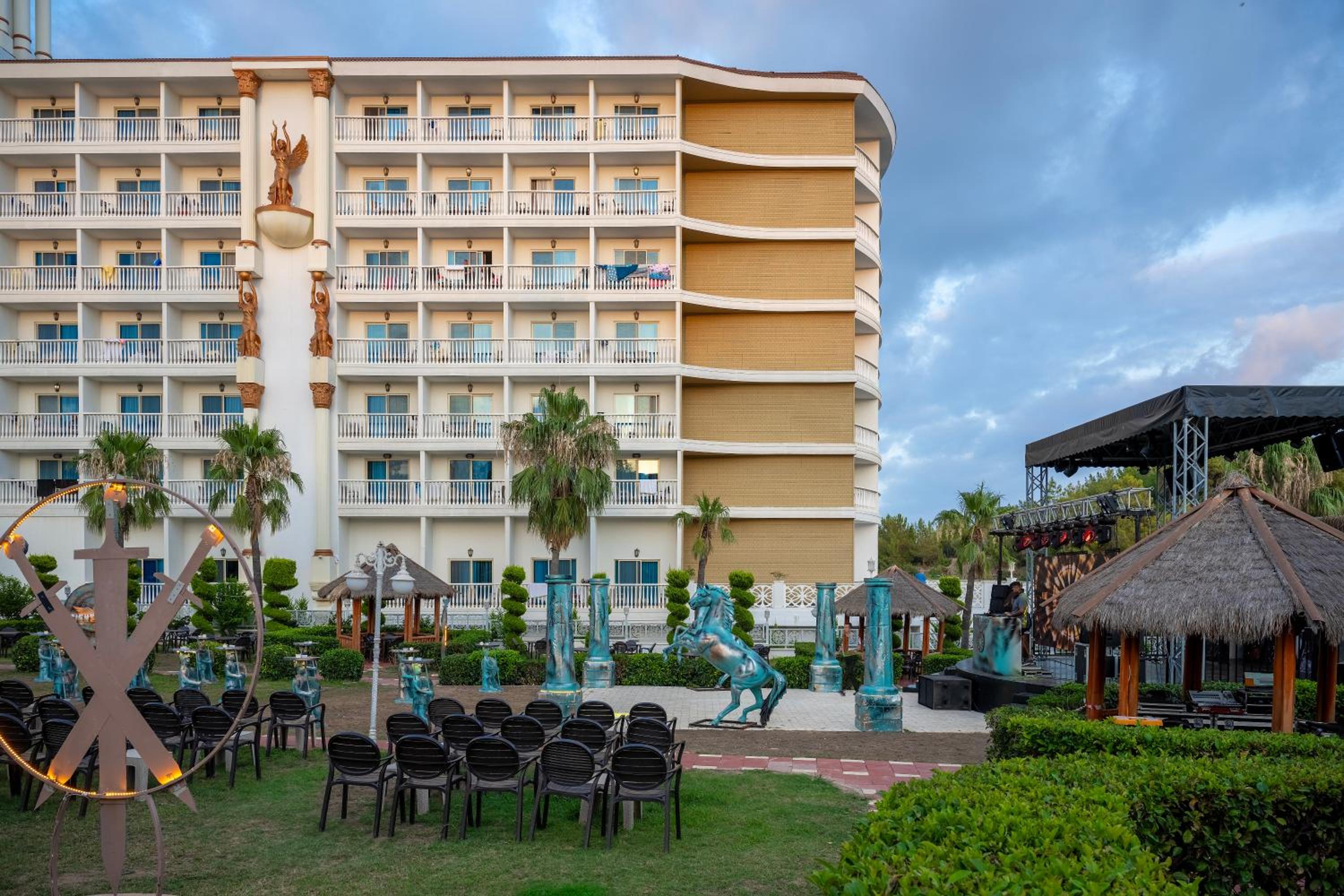 Oz Hotels Sui - Image 143