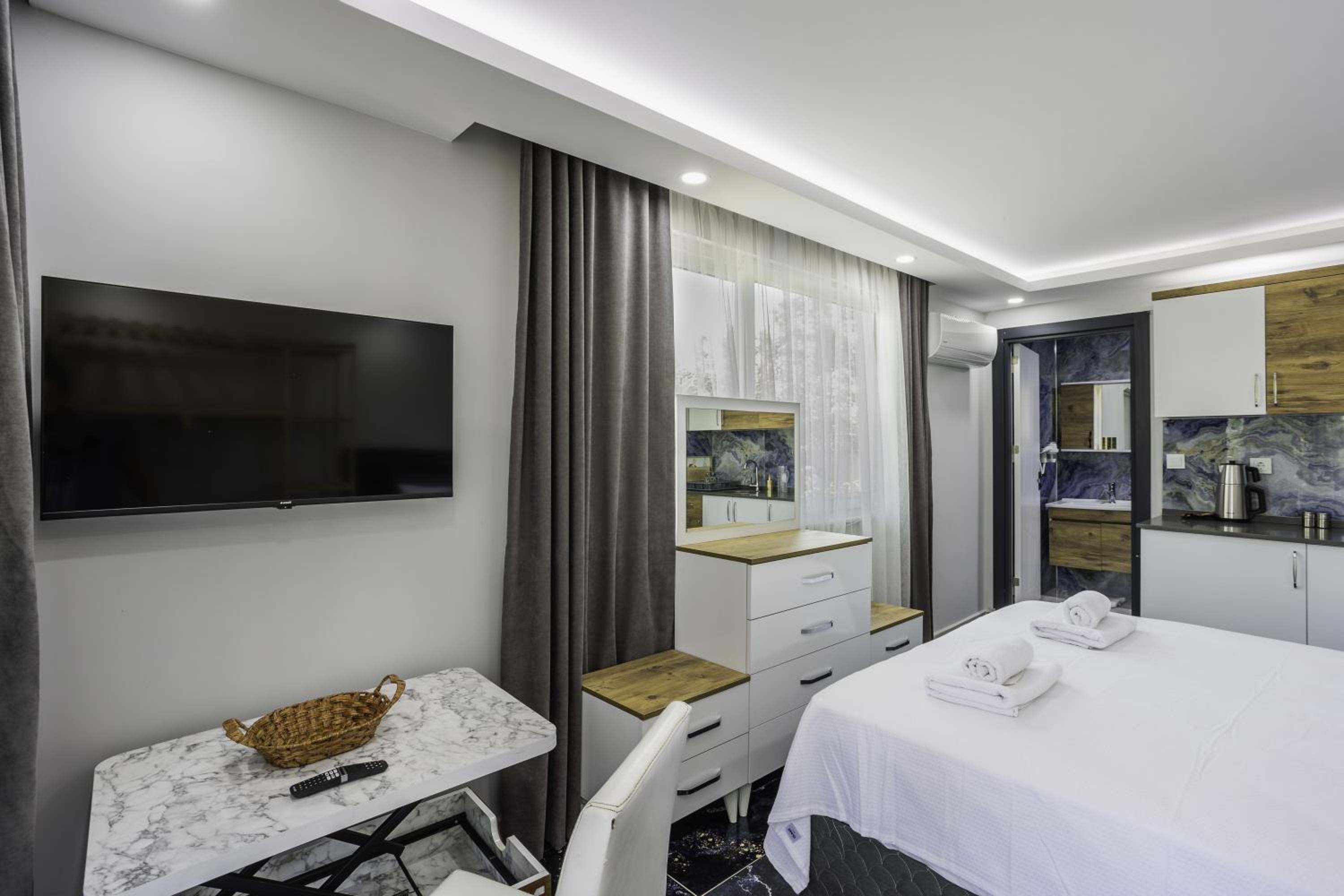 Terra Garden Hotel - Image 8