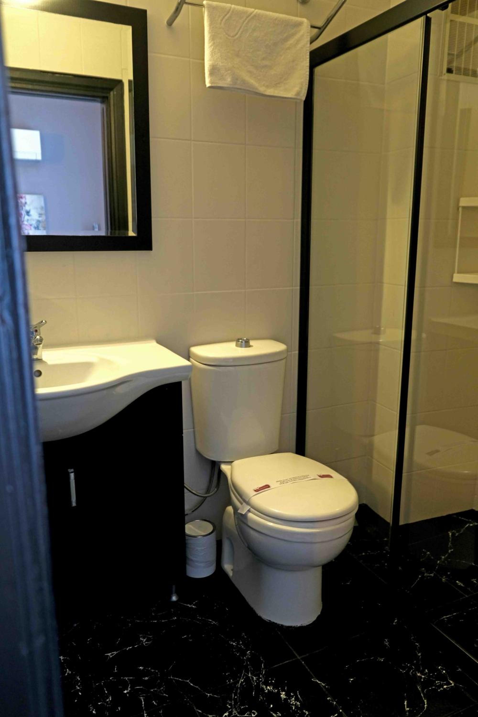 Yasemin Otel - Image 80