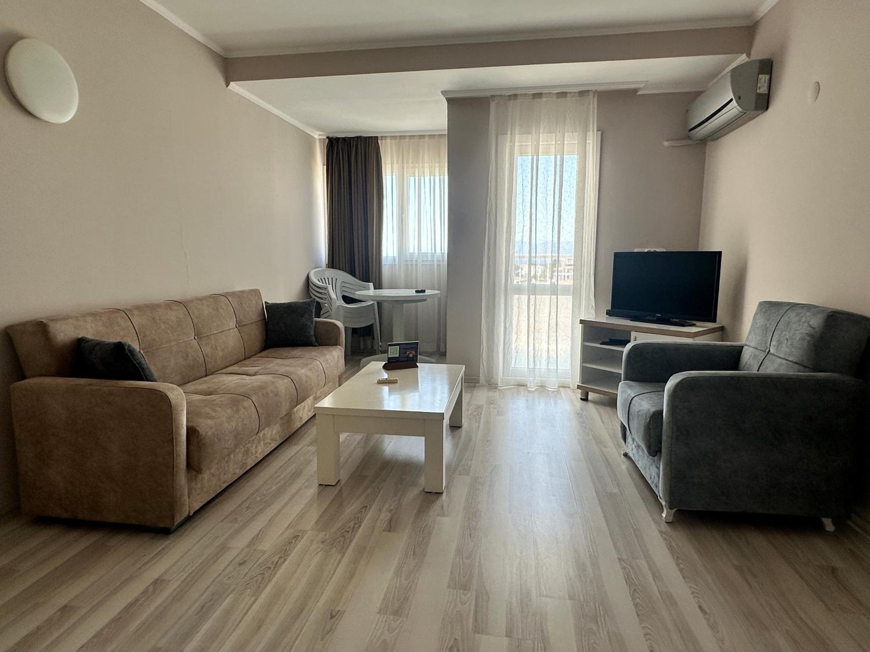 Silver Tower Residence - Image 41