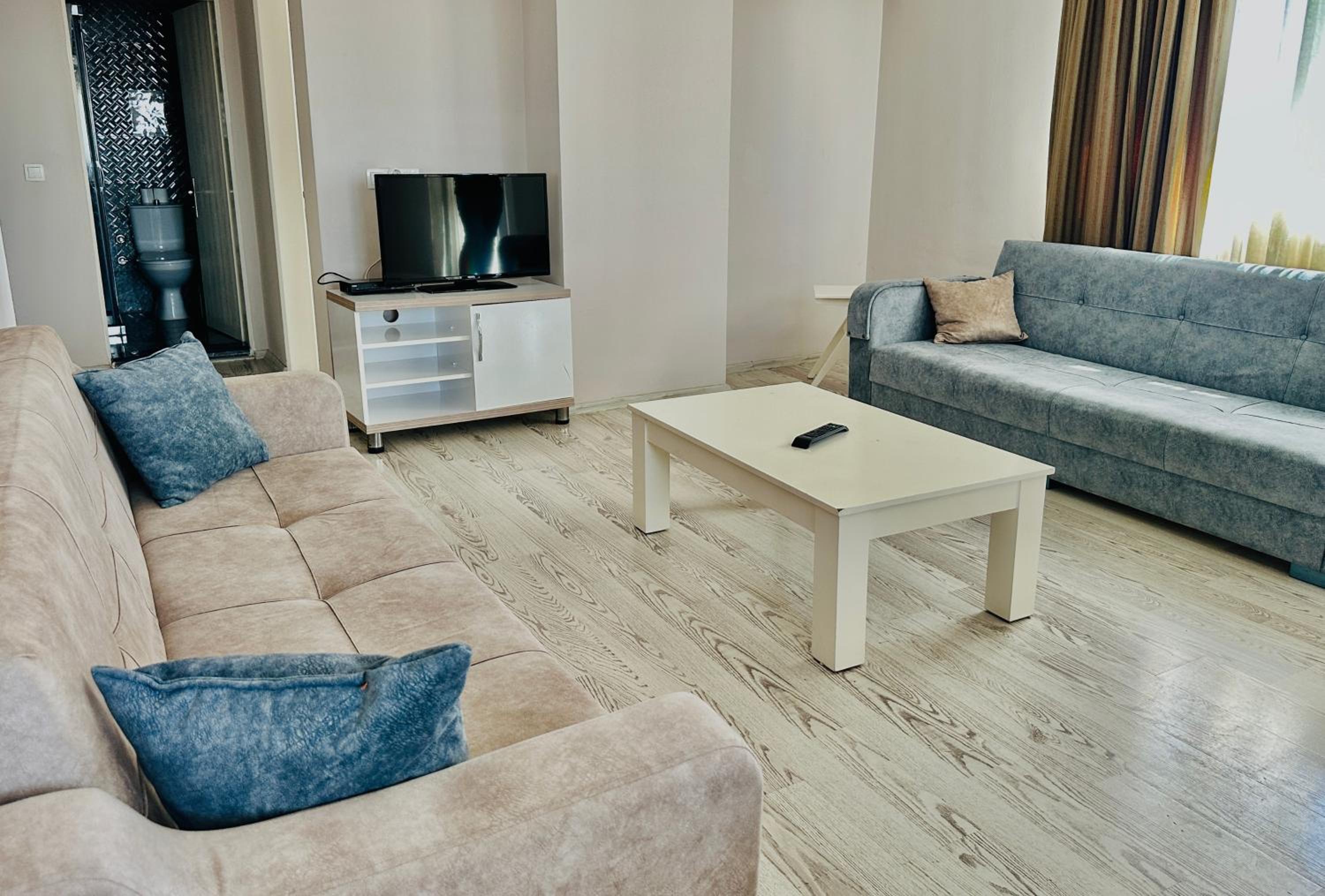 Silver Tower Residence - Image 42