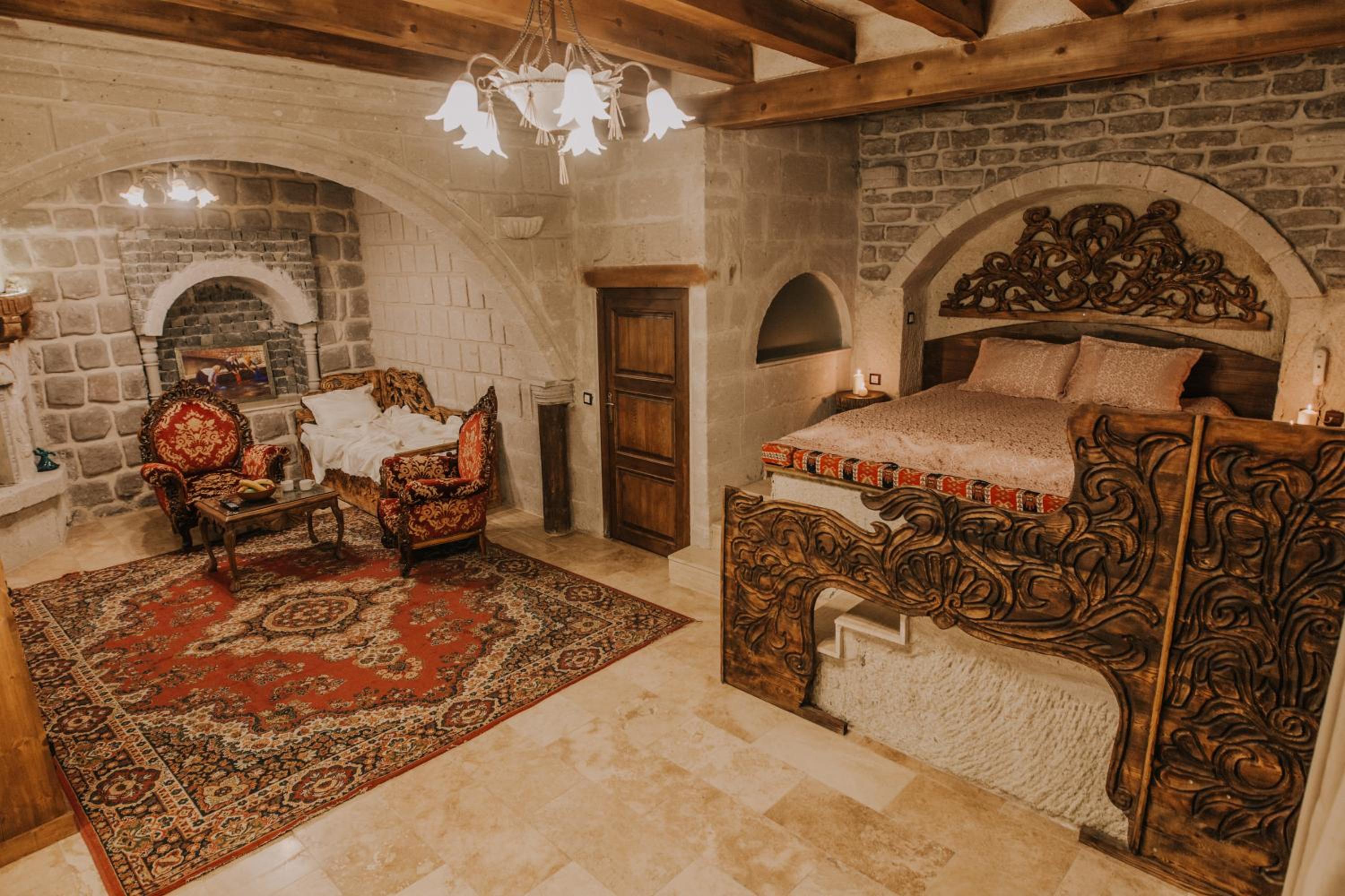 Holiday Cave Hotel - Image 189