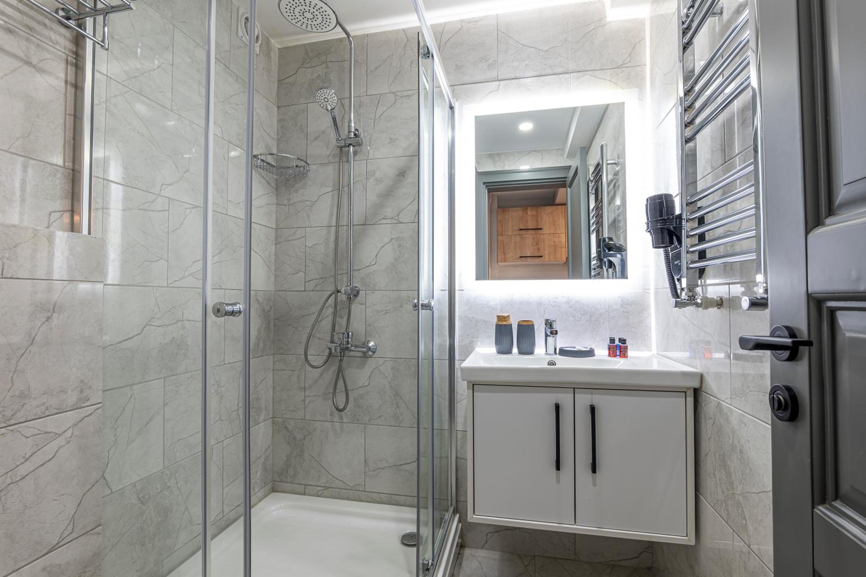 Calanthe Residence - Image 31