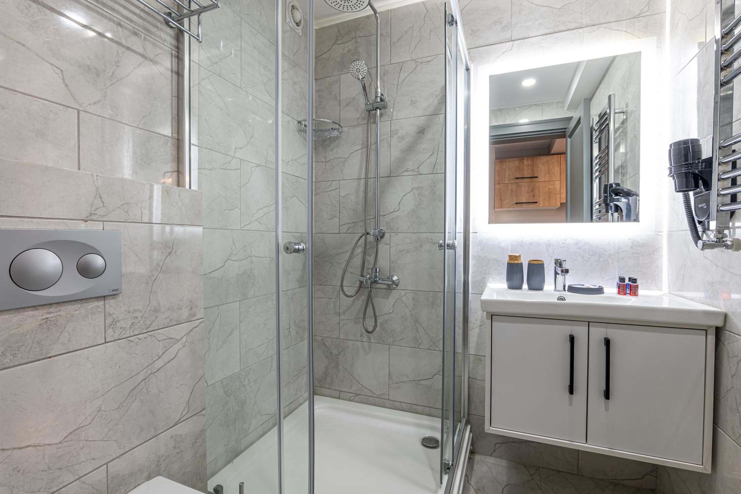 Calanthe Residence - Image 22