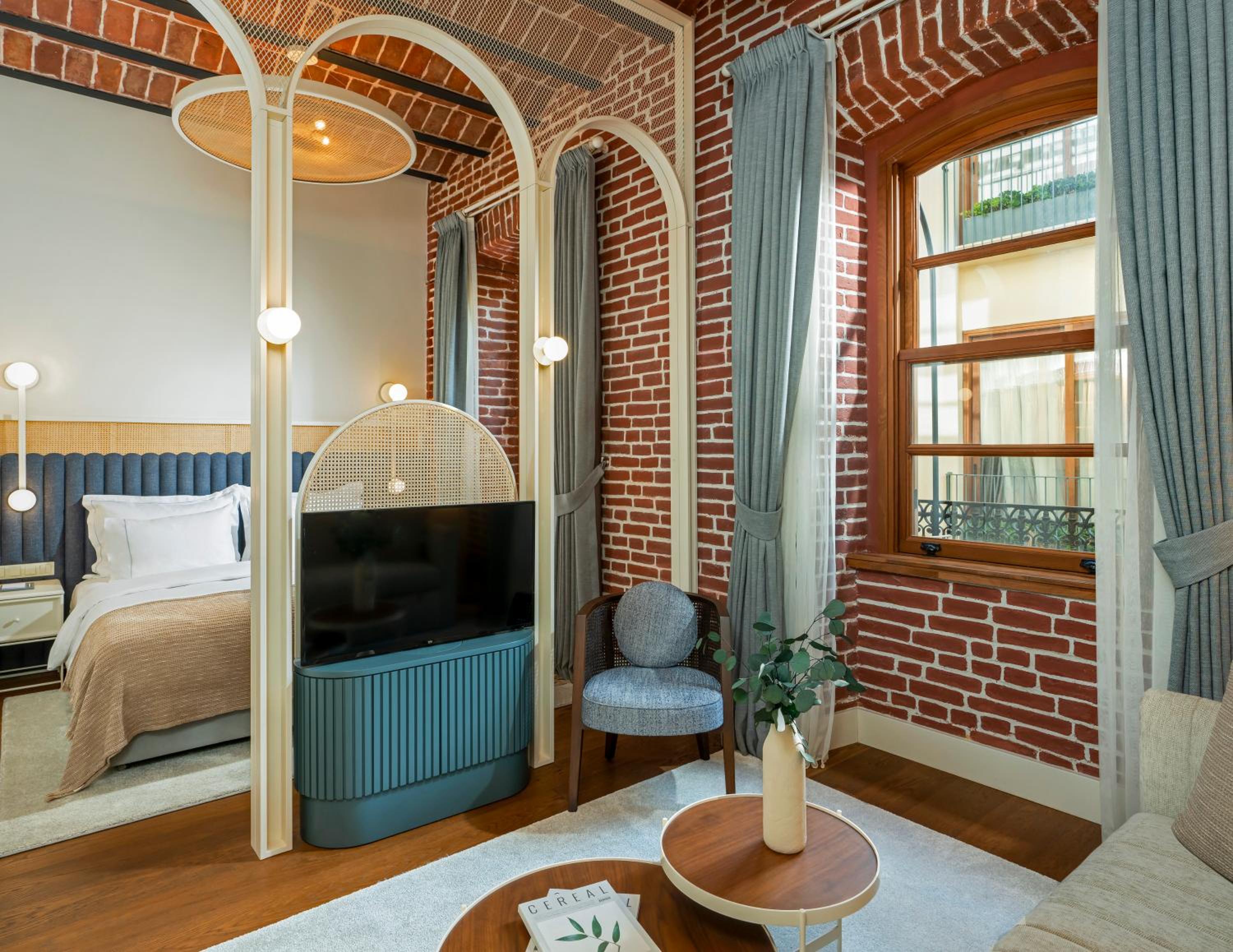 Ecole St. Pierre Otel - Image 16