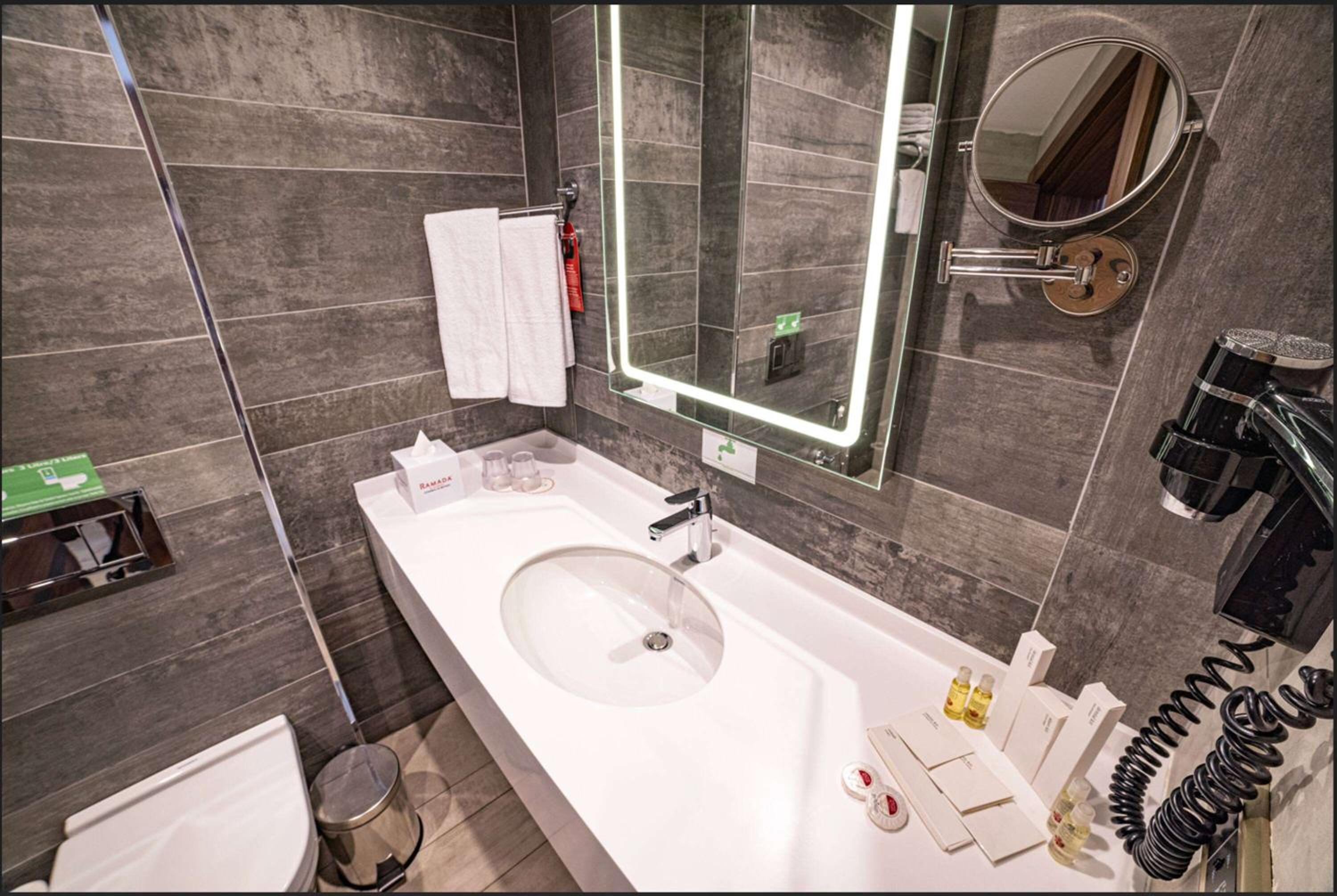 Ramada by Wyndham İstanbul Alibeykoy - Image 22
