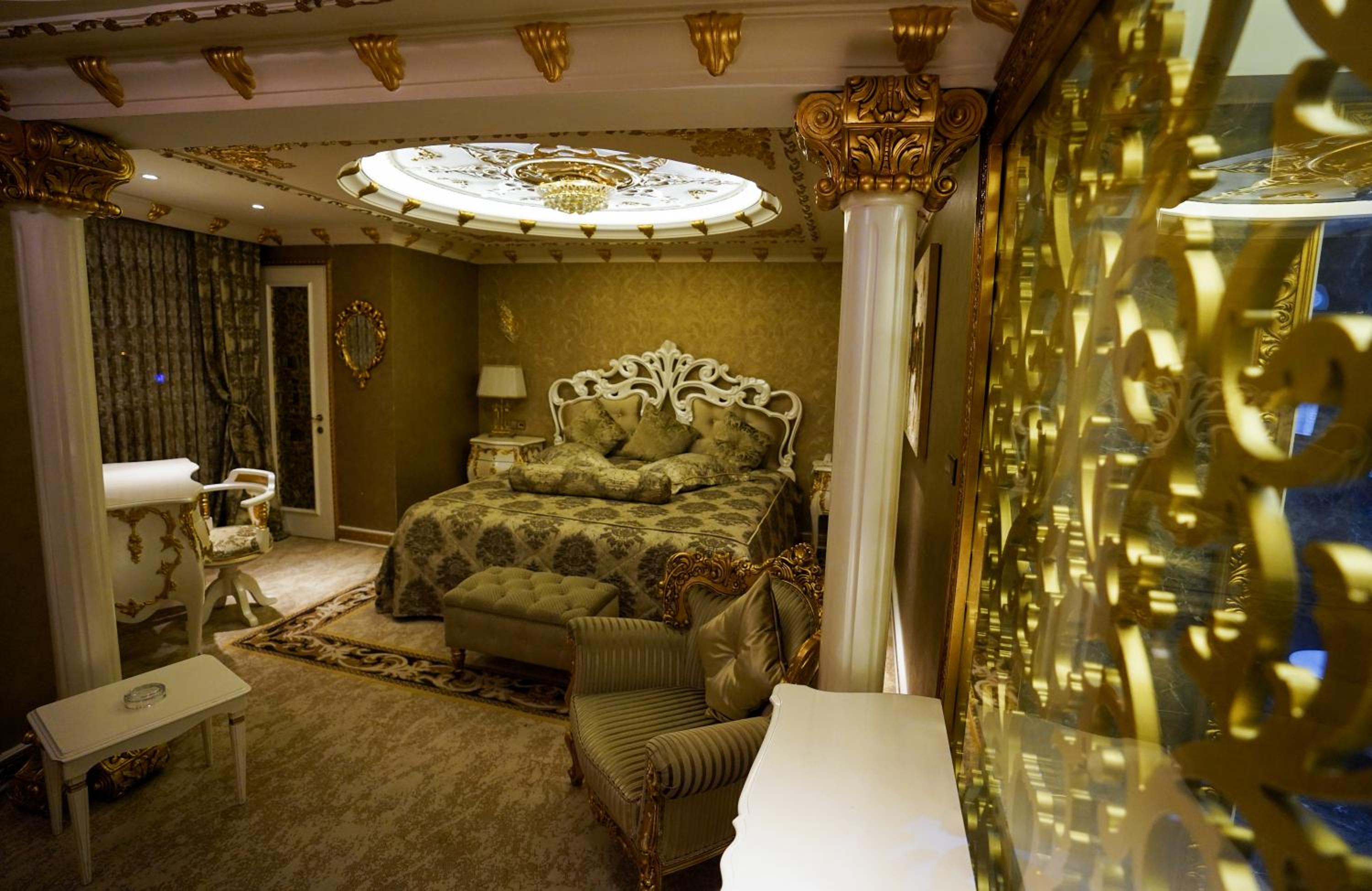 Hotel Buyuk Hamit becomes Buyuk Hamit Otel. - Image 31