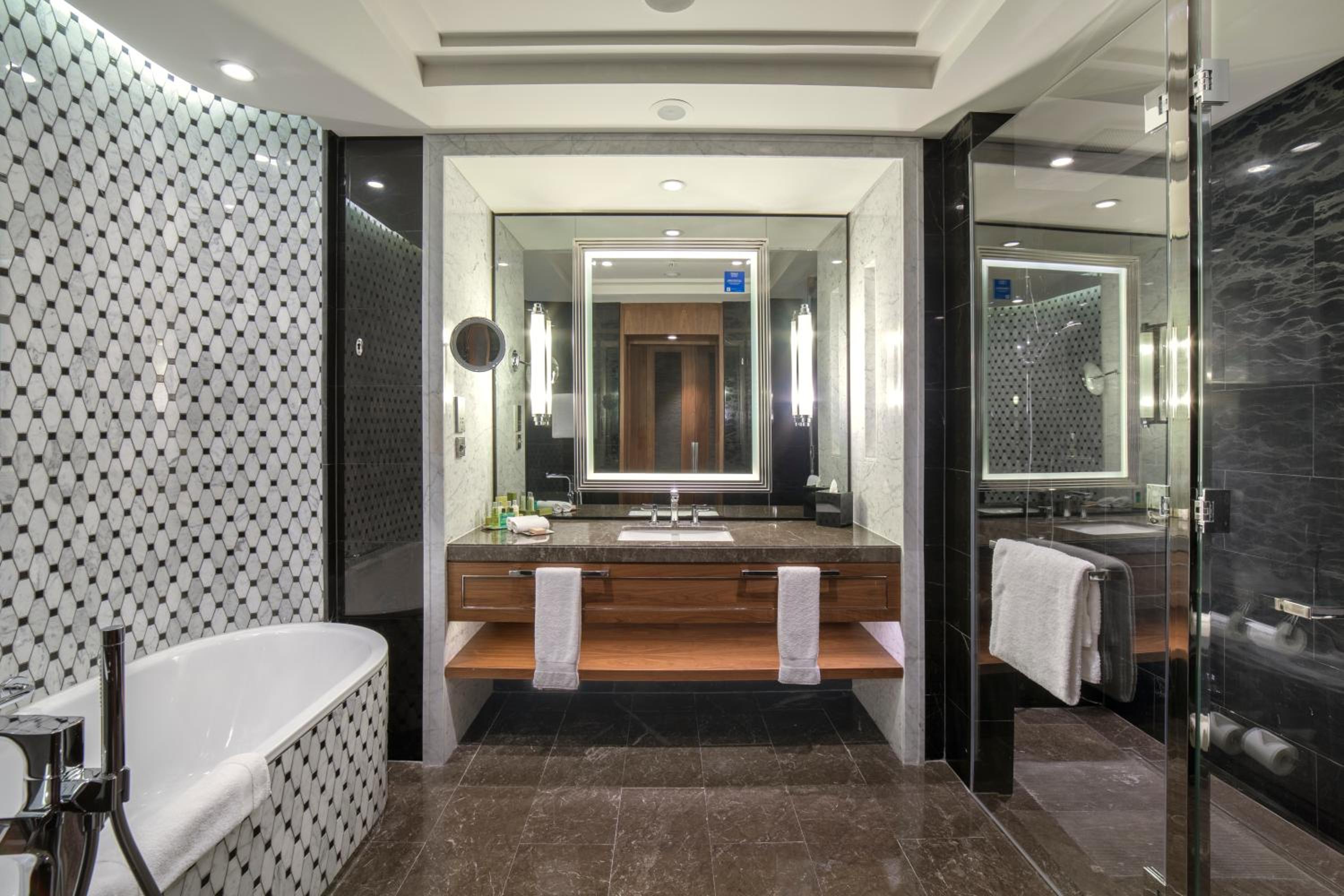 Hilton Istanbul Bomonti - Image 124