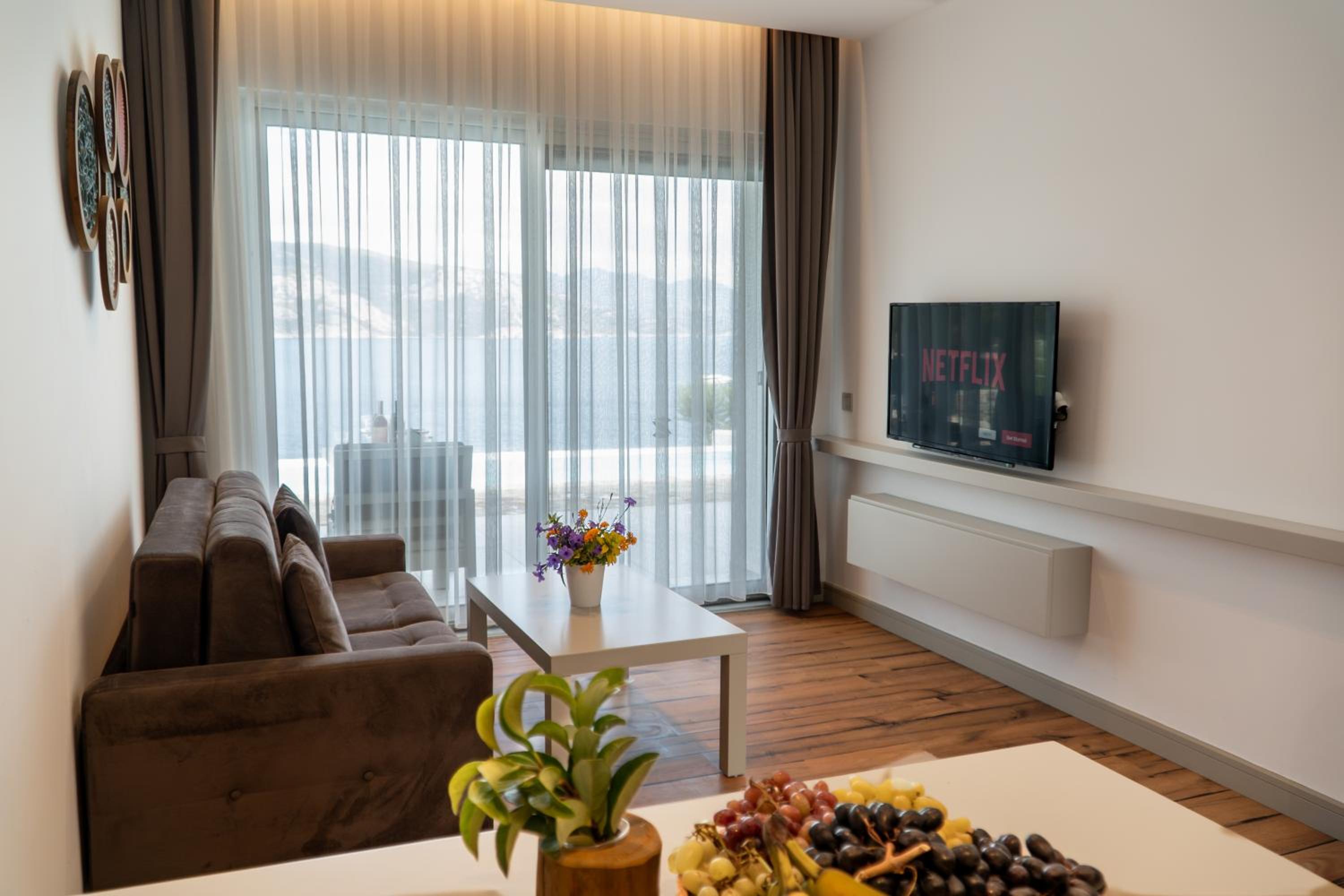 Z-Villas Beach Hotel - Image 53