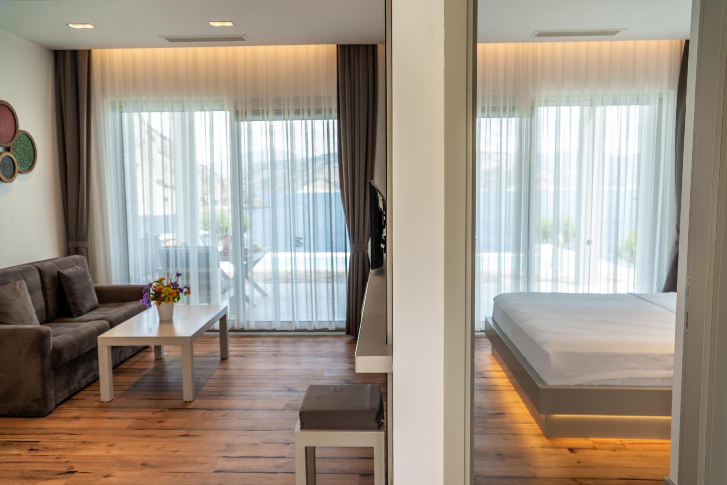 Z-Villas Beach Hotel - Image 70