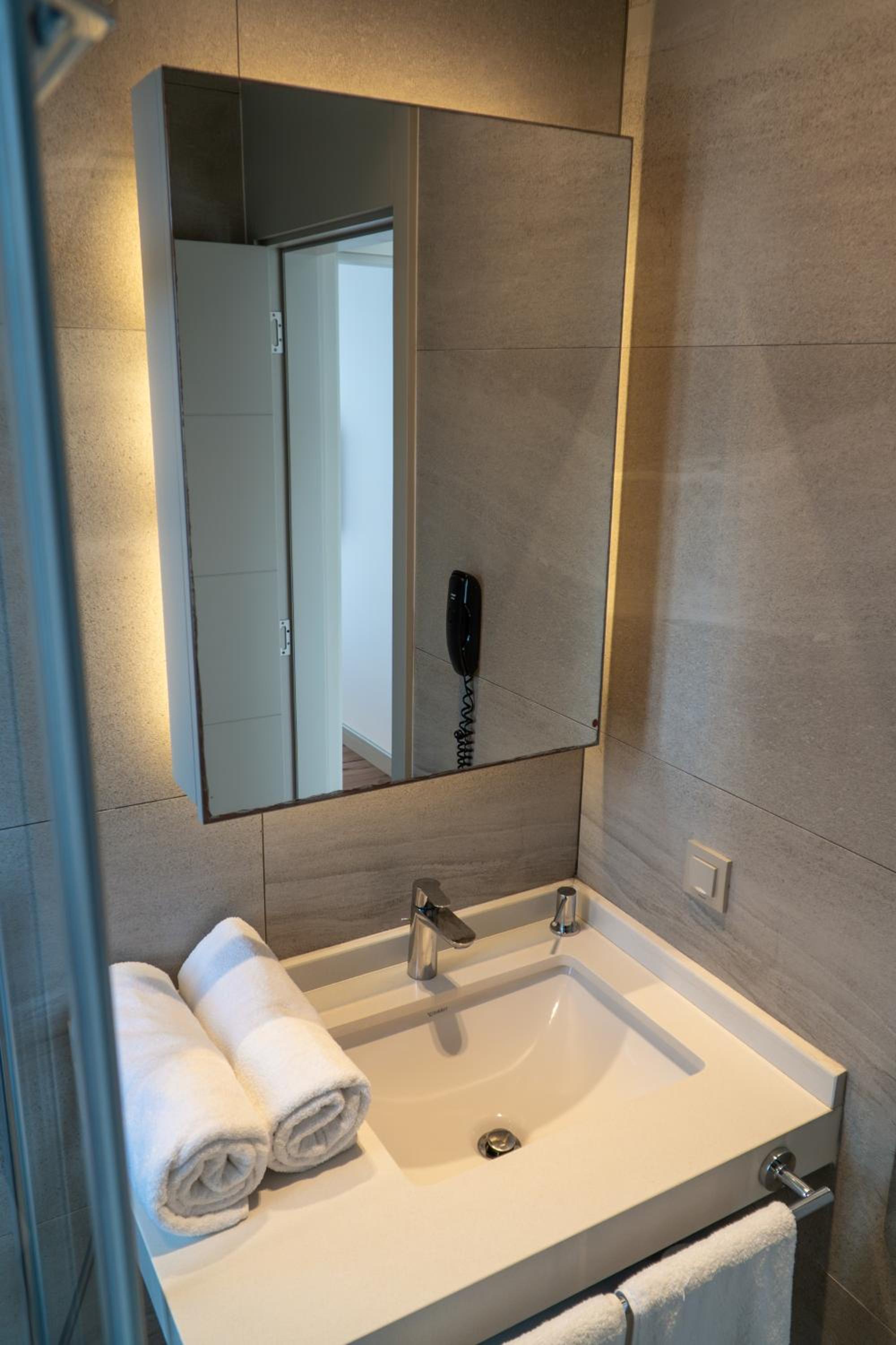 Z-Villas Beach Hotel - Image 38