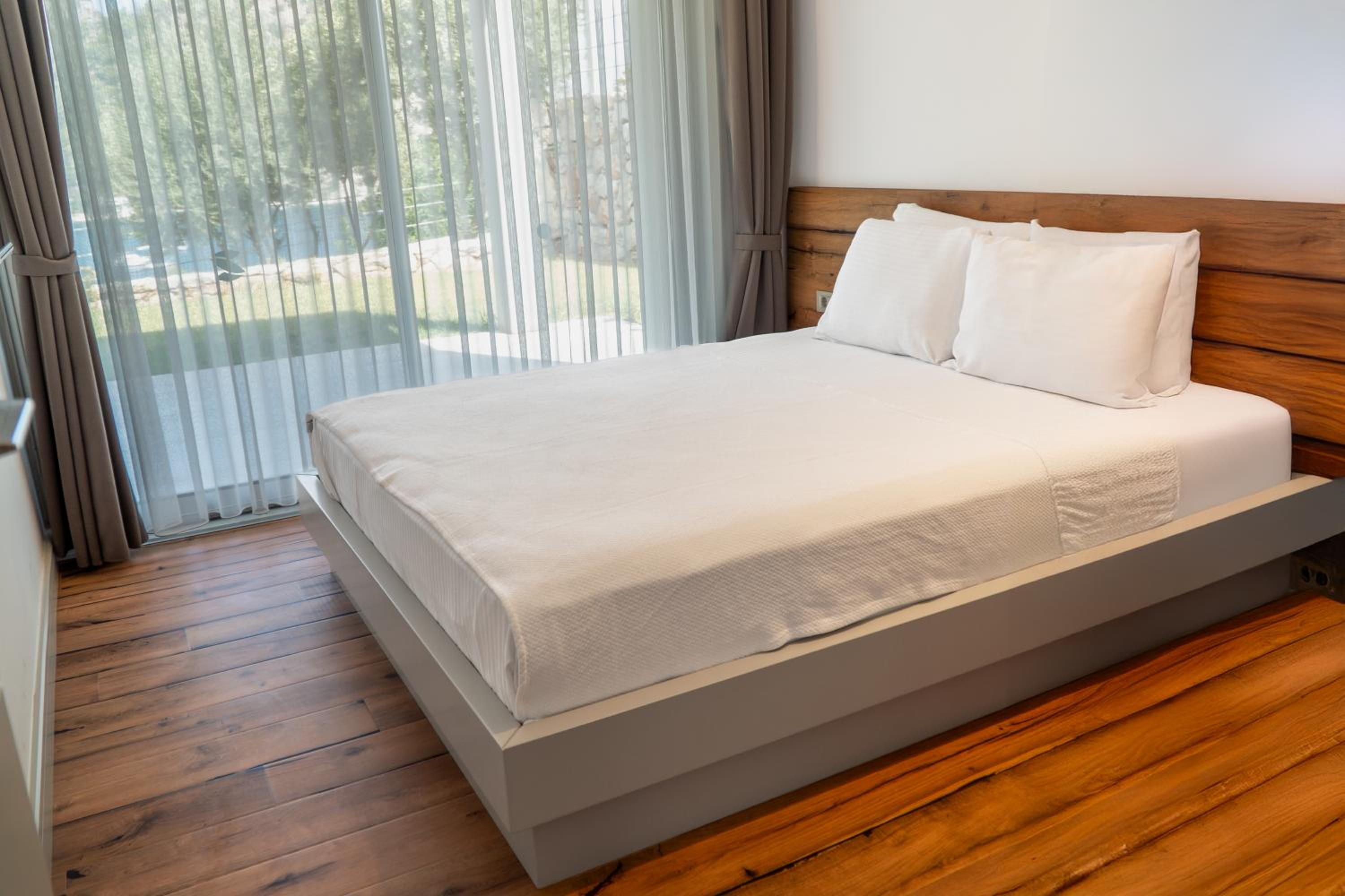 Z-Villas Beach Hotel - Image 73