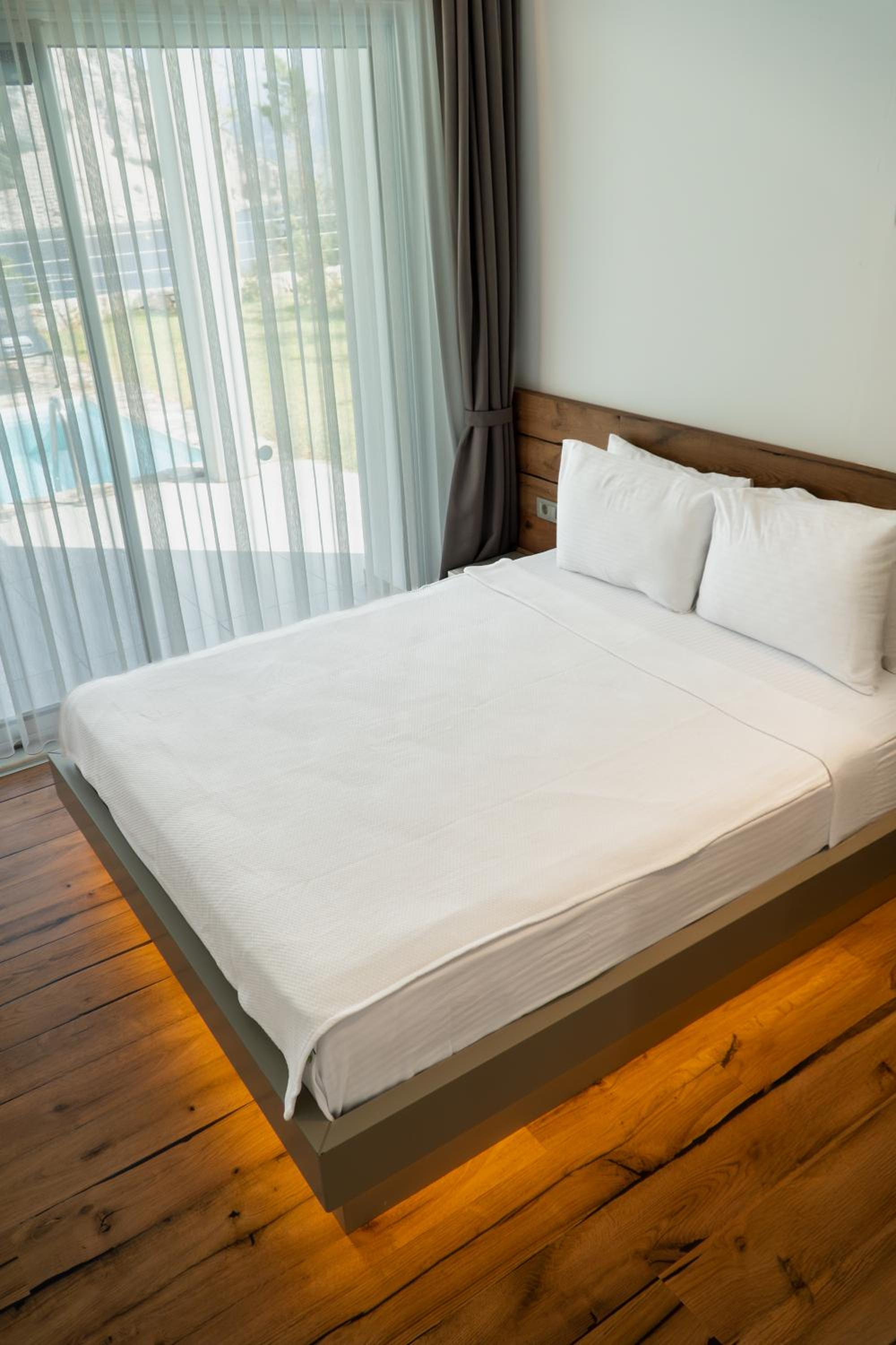 Z-Villas Beach Hotel - Image 75
