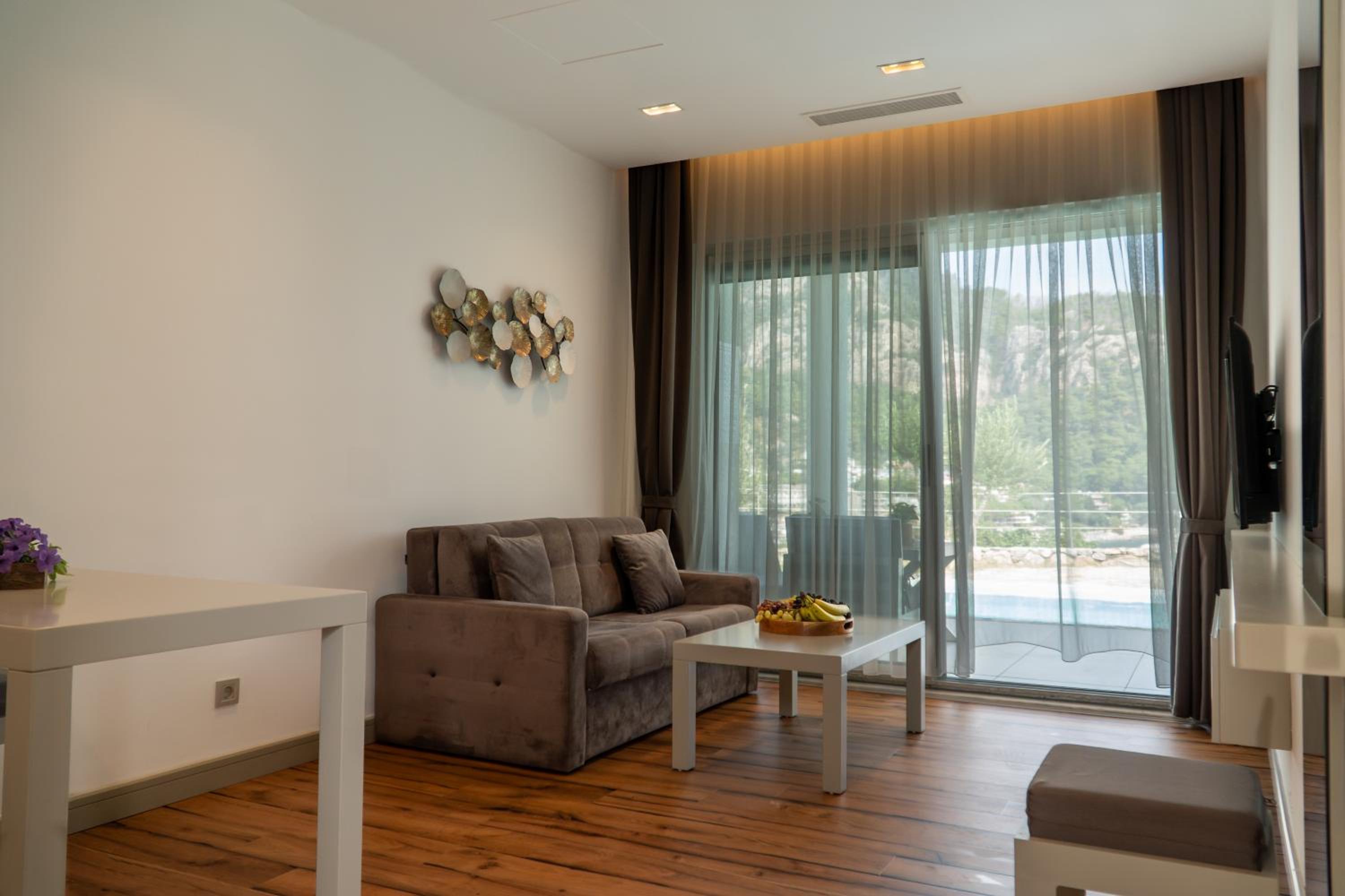 Z-Villas Beach Hotel - Image 55