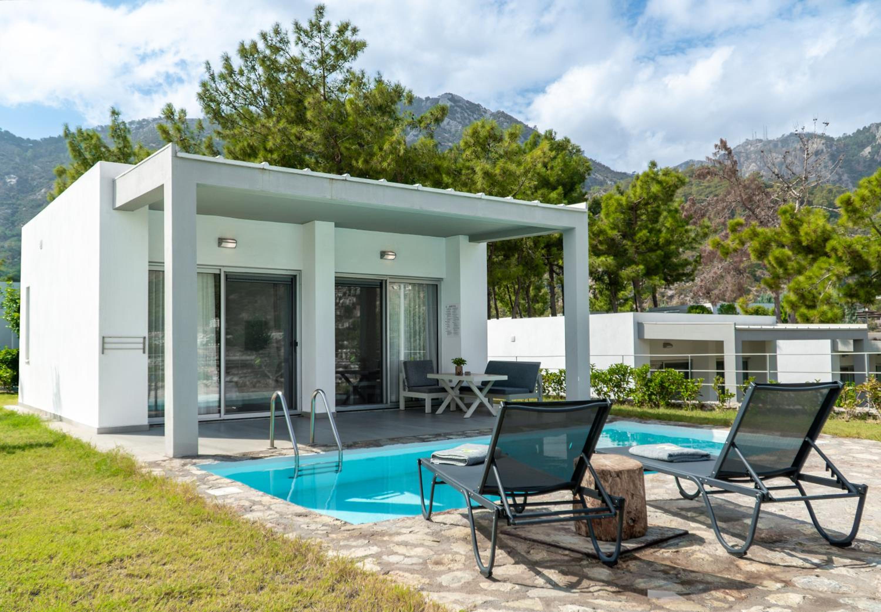 Z-Villas Beach Hotel - Image 107